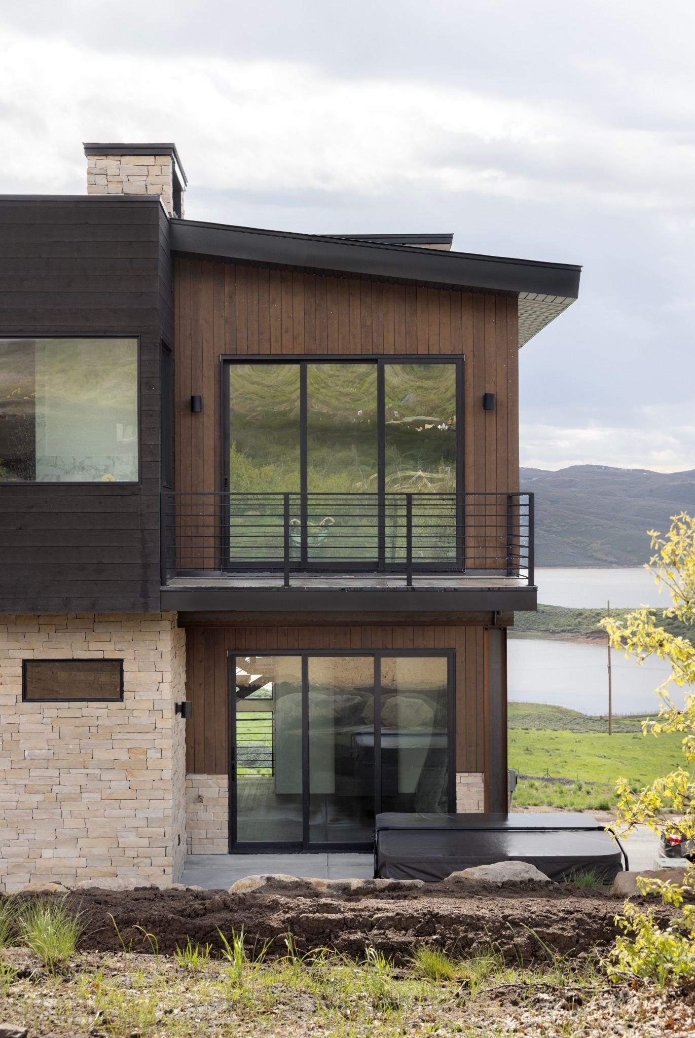 greenlaw-park-city-modern-mountain-retreat-4.jpg