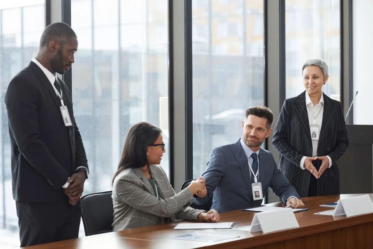 Negotiation guidance for high value sales and collaborations.