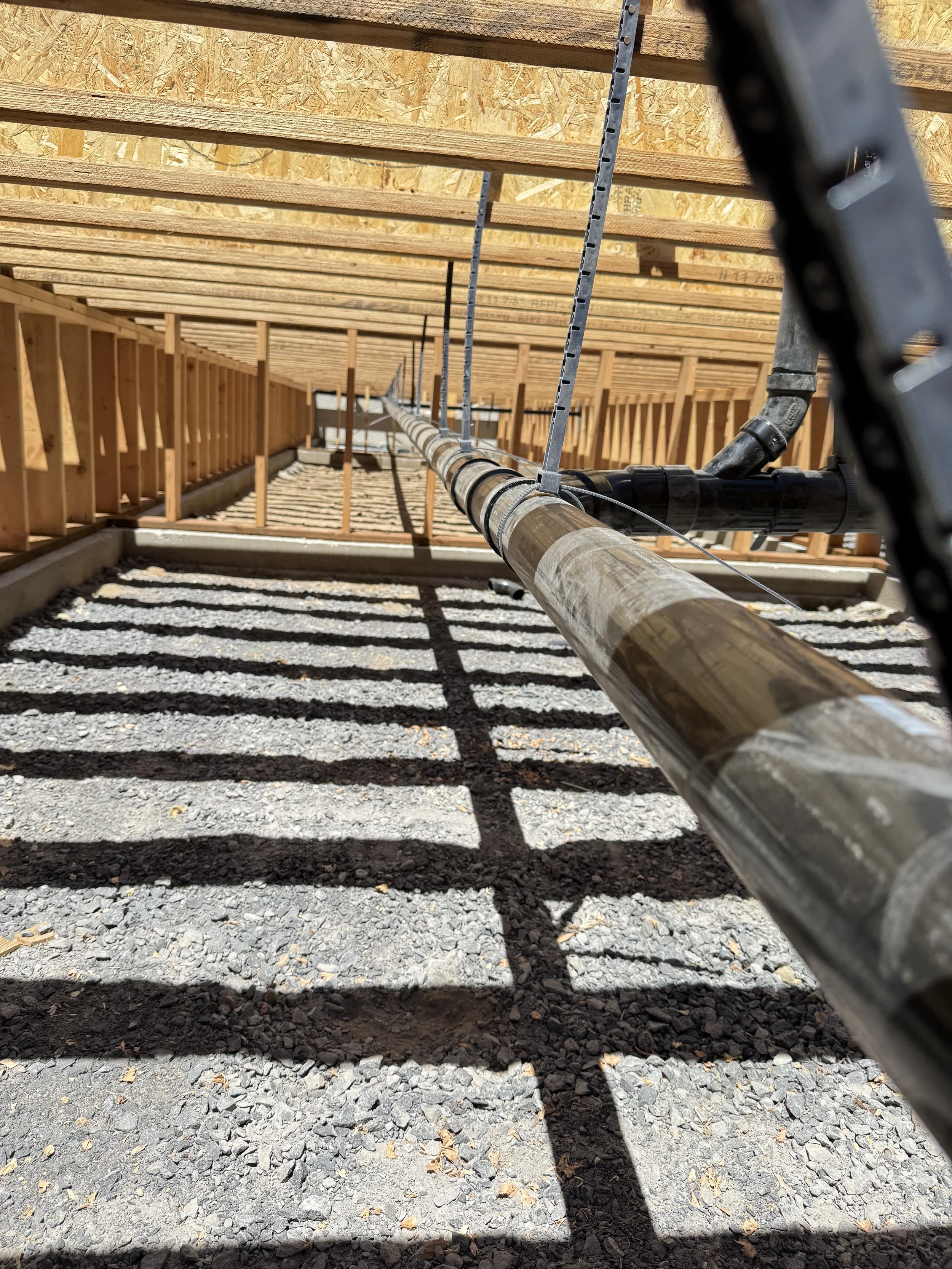underfloor picture of a nice straight mainline.