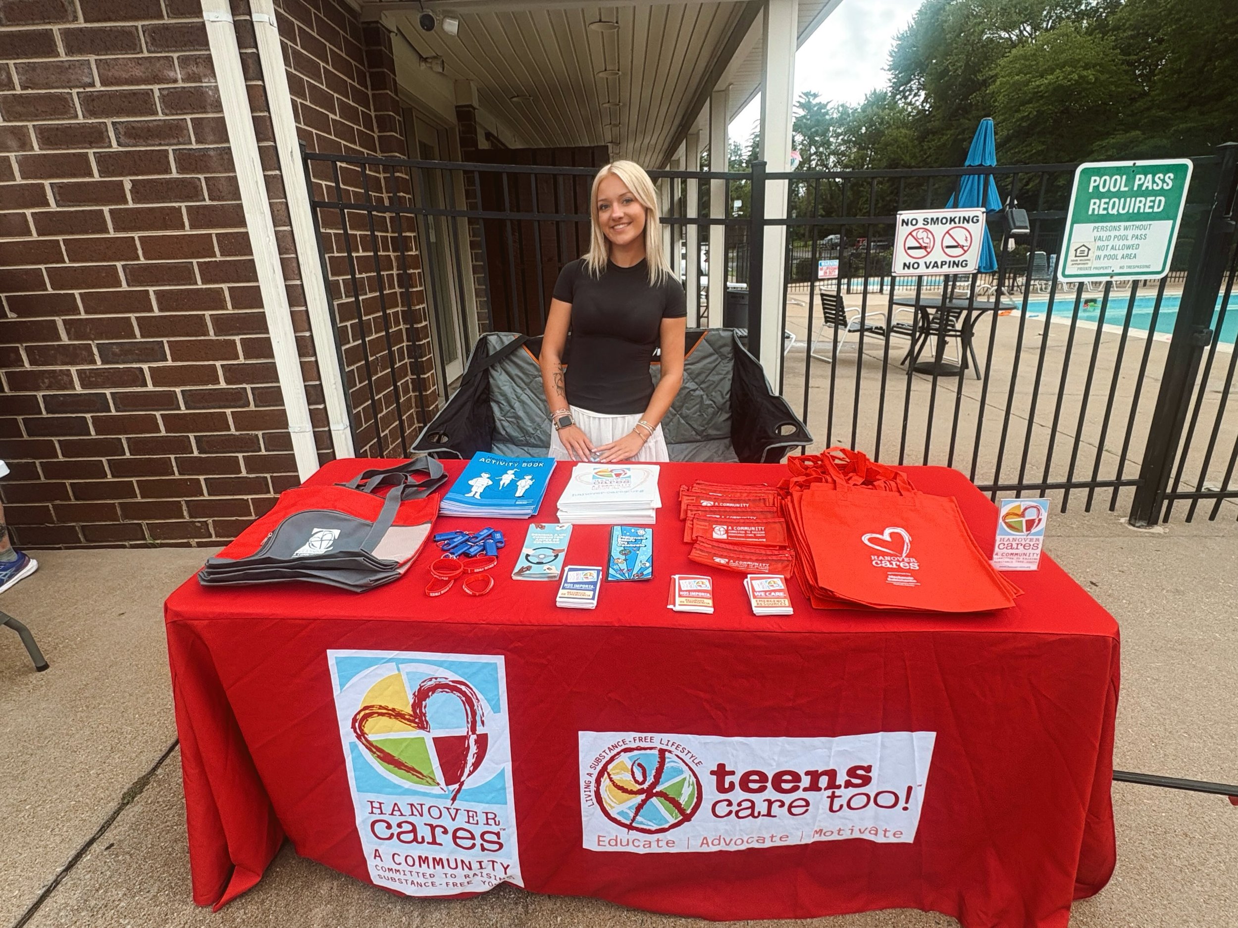 To kick off the July Neighborhood Zone HCPS events, Hanover Cares handed out resources and merchandise at the Pine Grove apartments! We loved getting to see students of all ages with the amazing turnout today.

If you are interested, the next HCPS Ne