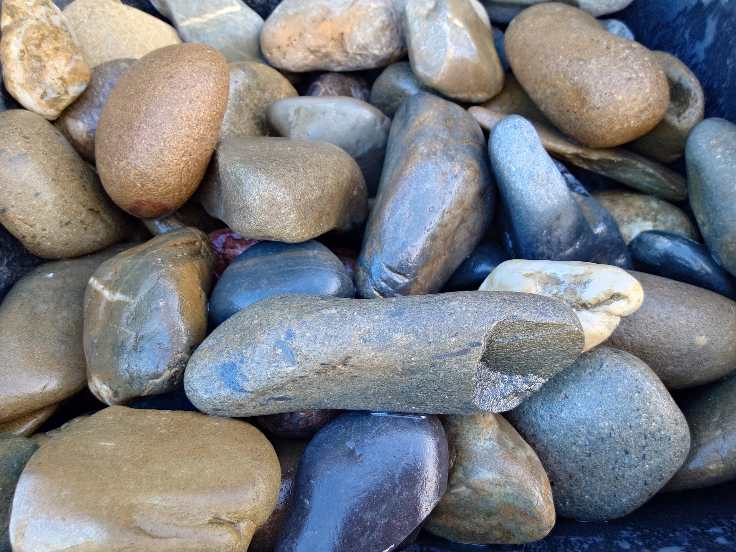 Medium River Stone (40-80mm)
