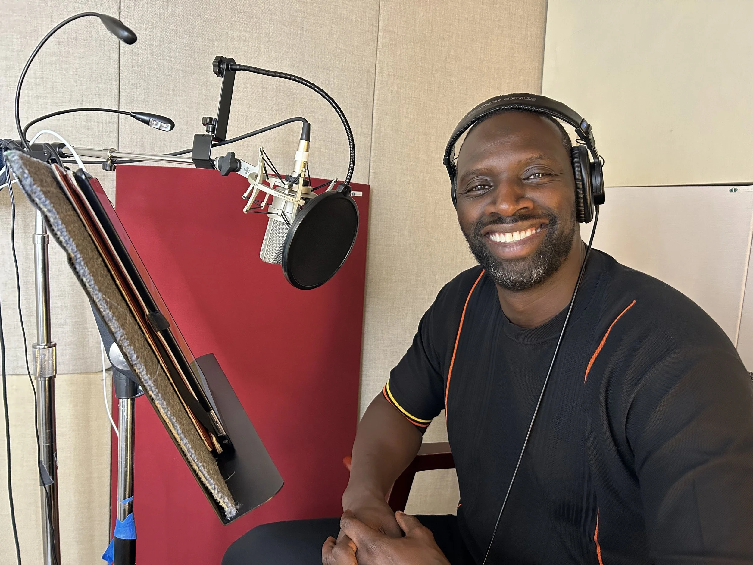 French actor Omar Sy (Lupin) narrating his memoir Viens, on se Parle. 