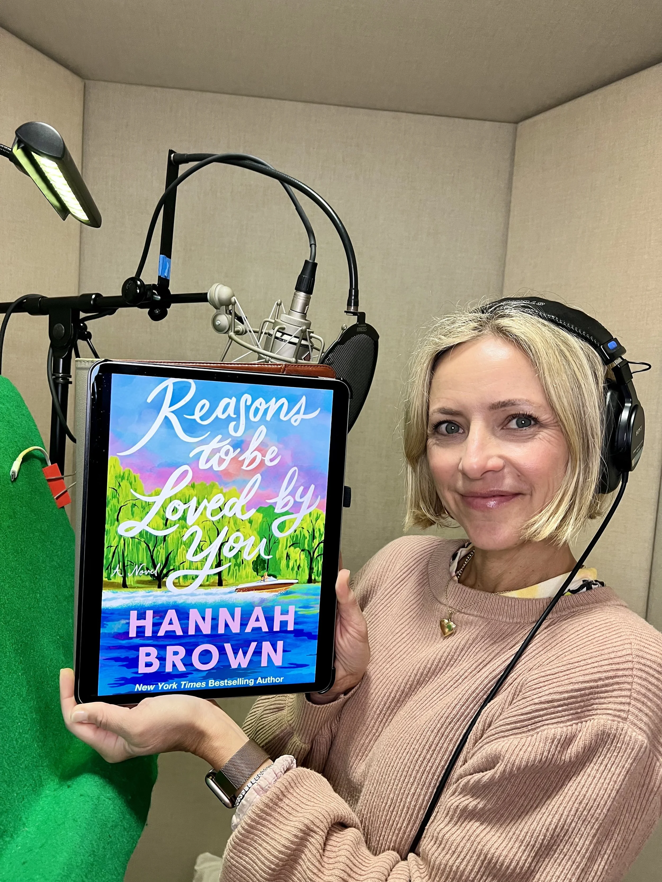 Christine Lakin narrating Hannah Brown's (The Bachelorette 15) novel Reasons to Be Loved By You.