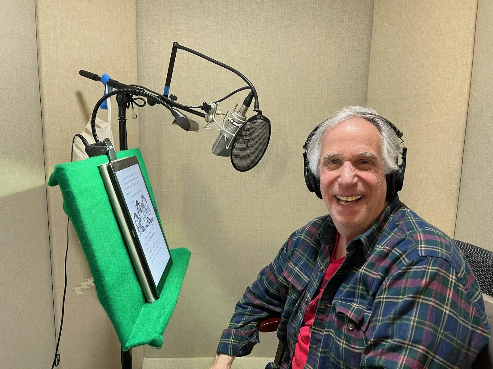 Henry Winkler narrating his children's series about a dyslexic boy - Here's Hank.