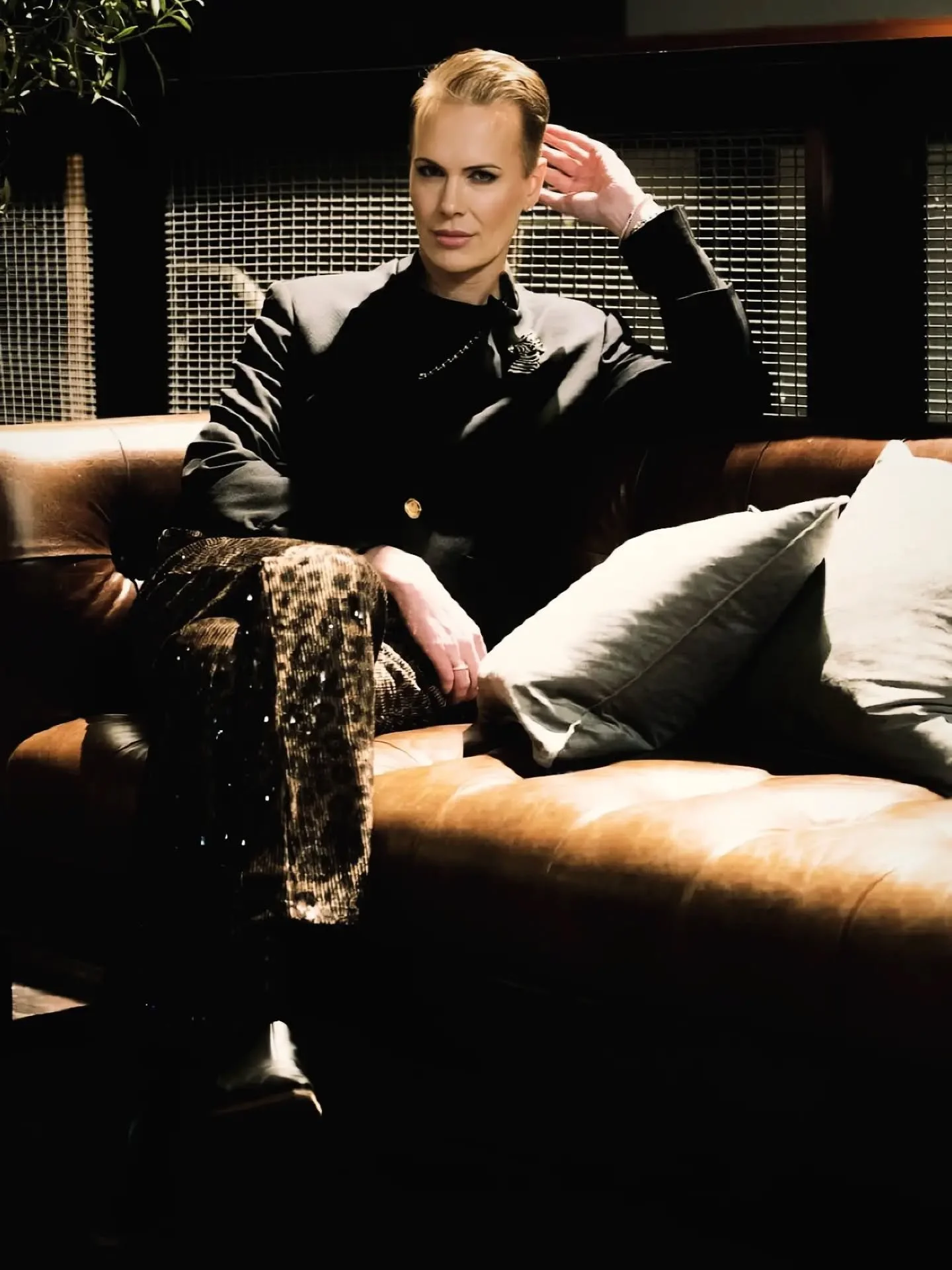 Just casually waiting for the next NZFW show in sequinned leopard velvet, fitter blazer and a zebra brooch, looking remarkably at home for someone dressed like the entire animal kingdom just came into money.

📷 The amazing @tinklockett

#nzfw #ootd 