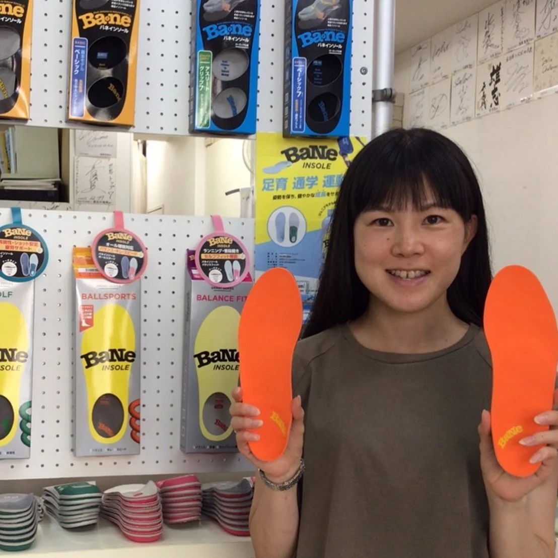7月某日、女子サッカー⚽️柴田華絵選手にお越しいただきました✨
&nbsp;
2026/27シーズンに向けて、今年もインソールを準備完了👣

WEリーグは、8/22(土)、23(日)に開幕🔥

今シーズンも応援しています📣✊‼︎

#柴田華絵　#サッカー