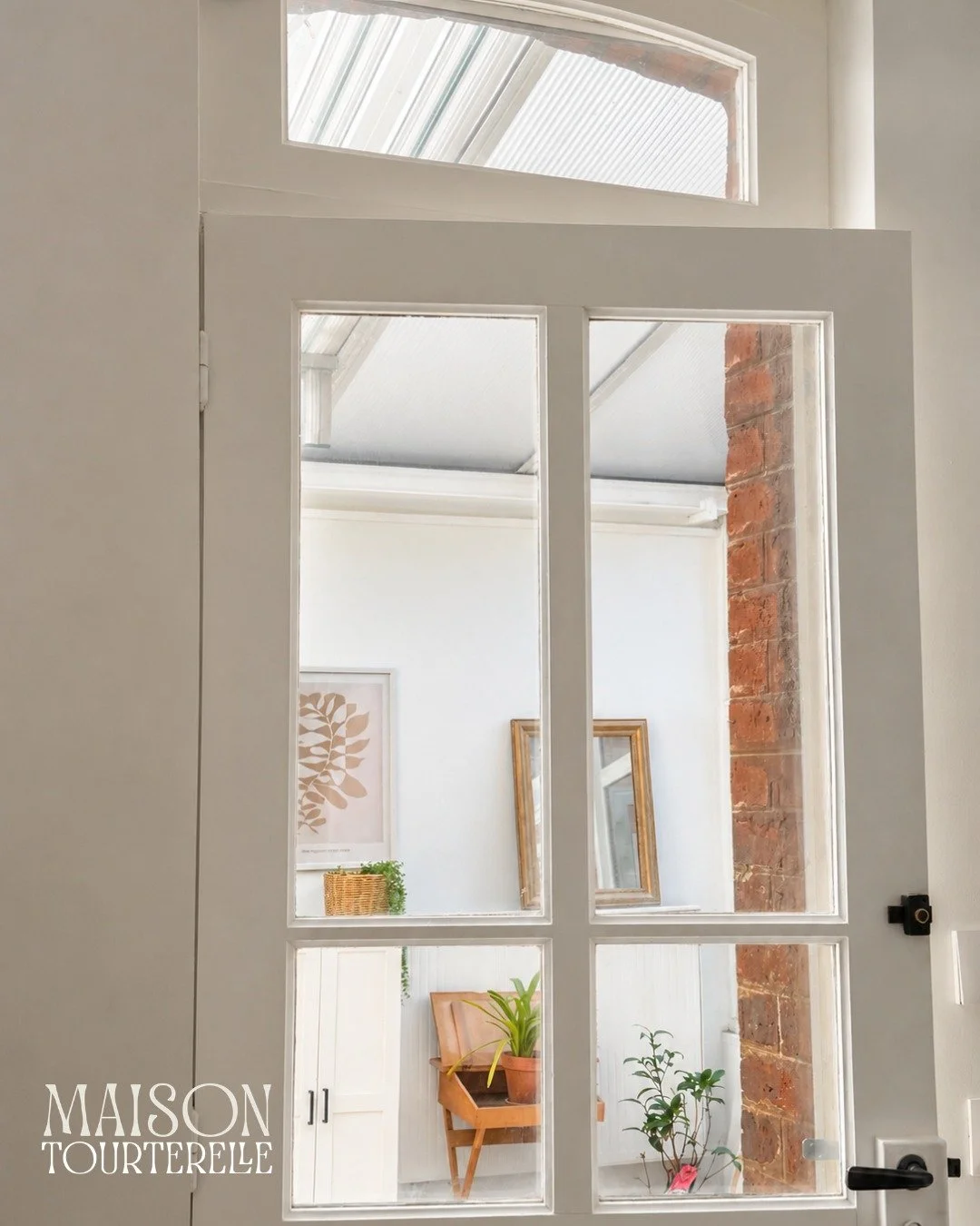 La magie de la maison ? Ne jamais se perdre car toutes les portes m&egrave;nent &agrave; la v&eacute;randa !

#veranda #maisontourterelle