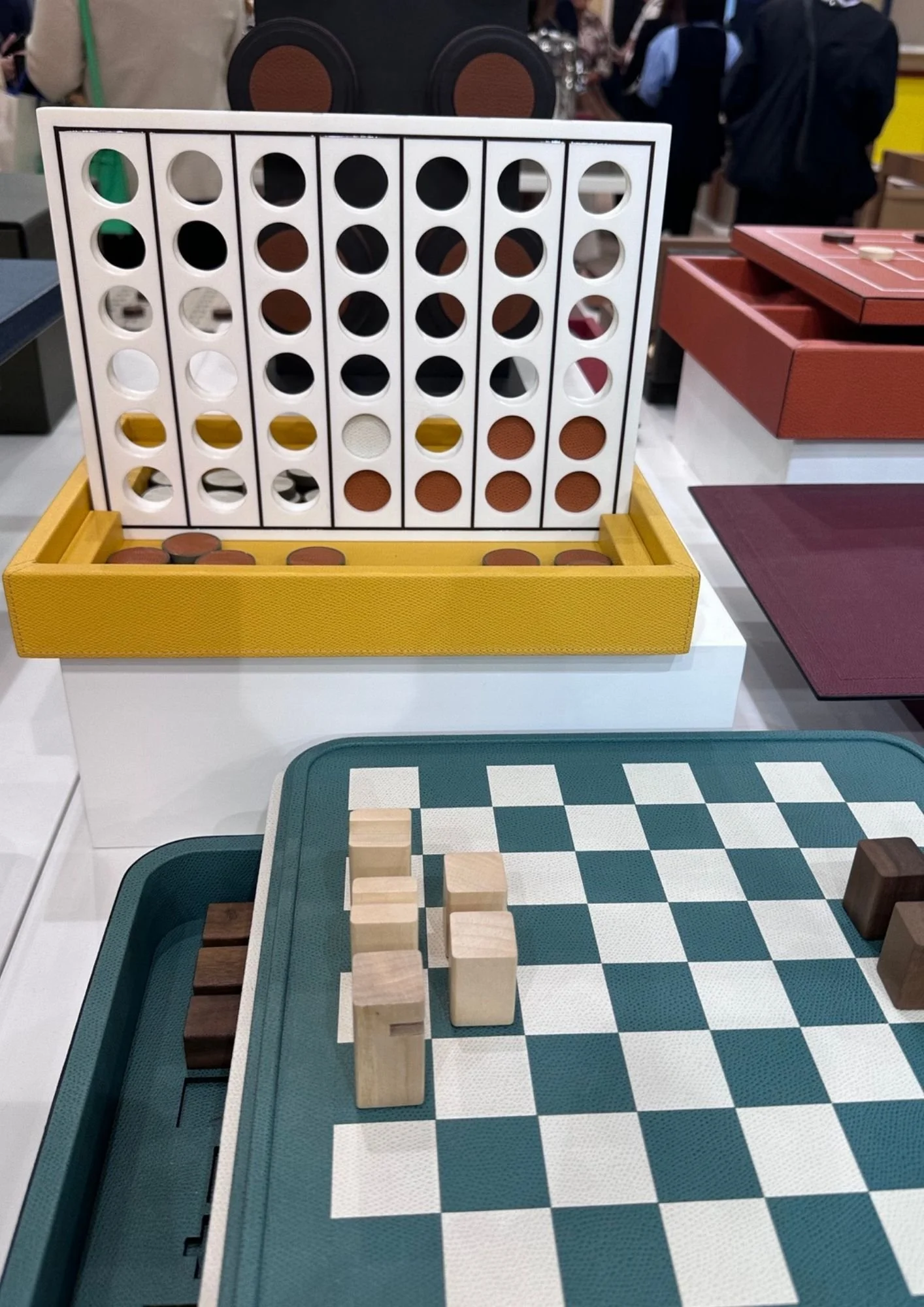 Puissance 4 et dame Mobilier Giobagnara