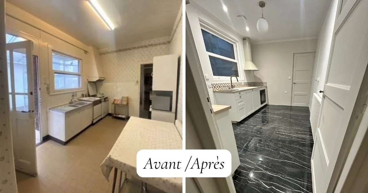 Image montrant la cuisine avant et après rénovation : à gauche, une cuisine ancienne avec des meubles blancs, des murs jaunis et un sol beige ; à droite, une cuisine moderne avec des murs blancs, un sol noir marbré, et des appareils encastrés.