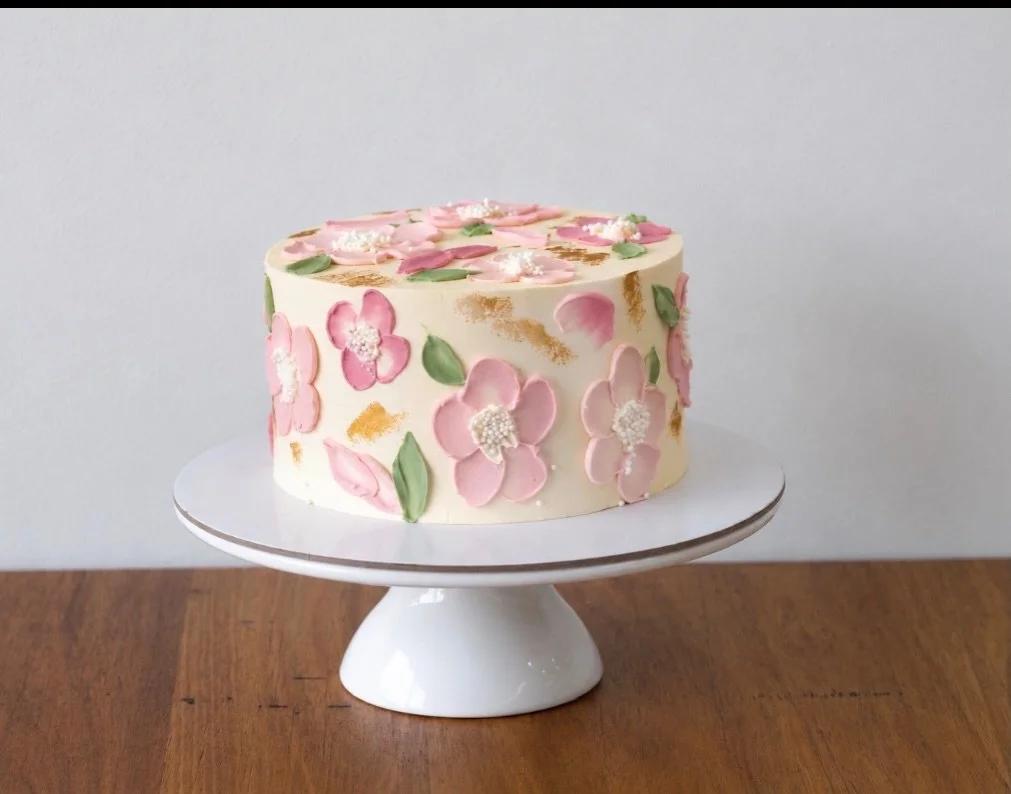 Floral buttercream available online, we have made the ordering process as easy as possible. #ilmacakesco #warrnambool #cake #birthday