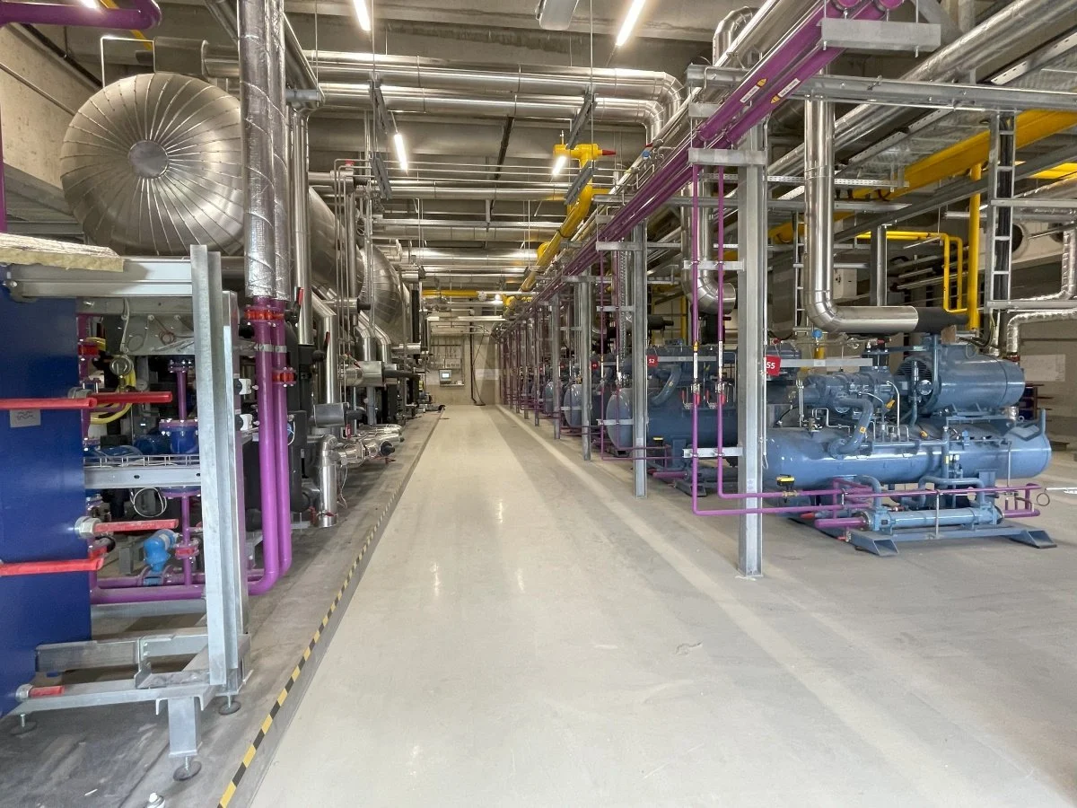 srm-germany-wasserburg-bodensee-halbhermetische-verdichter-nh3-referenzen-srm-aggregat-maschinenraum-1.jpg