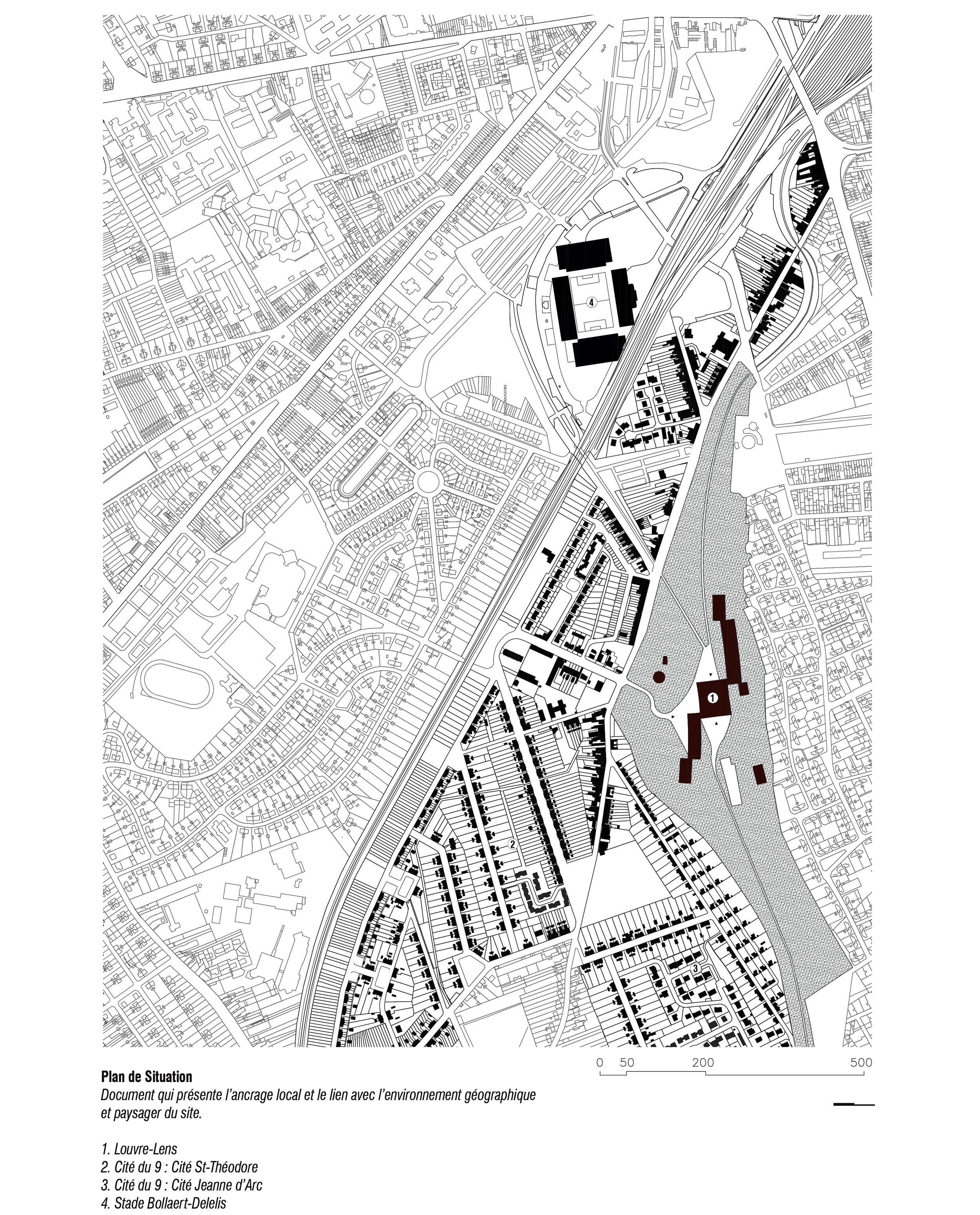 Plan de situation d'un site urbain en noir et blanc, montrant des quartiers résidentiels, des bâtiments et des infrastructures avec un focus sur des sites spécifiques numérotés. Légende en dessous listant le Louvre-Lens, la cité du 9 : Cité St-Théodo