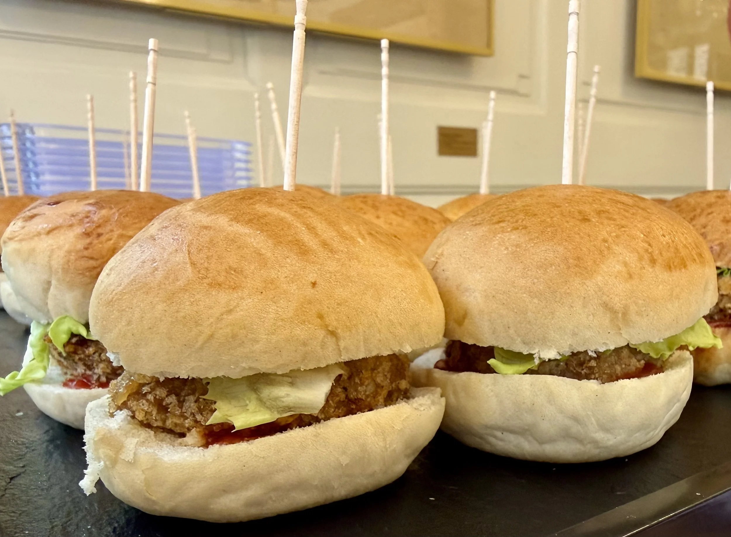 kleine leckere Hamburger von der Bäckerei Schillig in Bürglen und Erstfeld