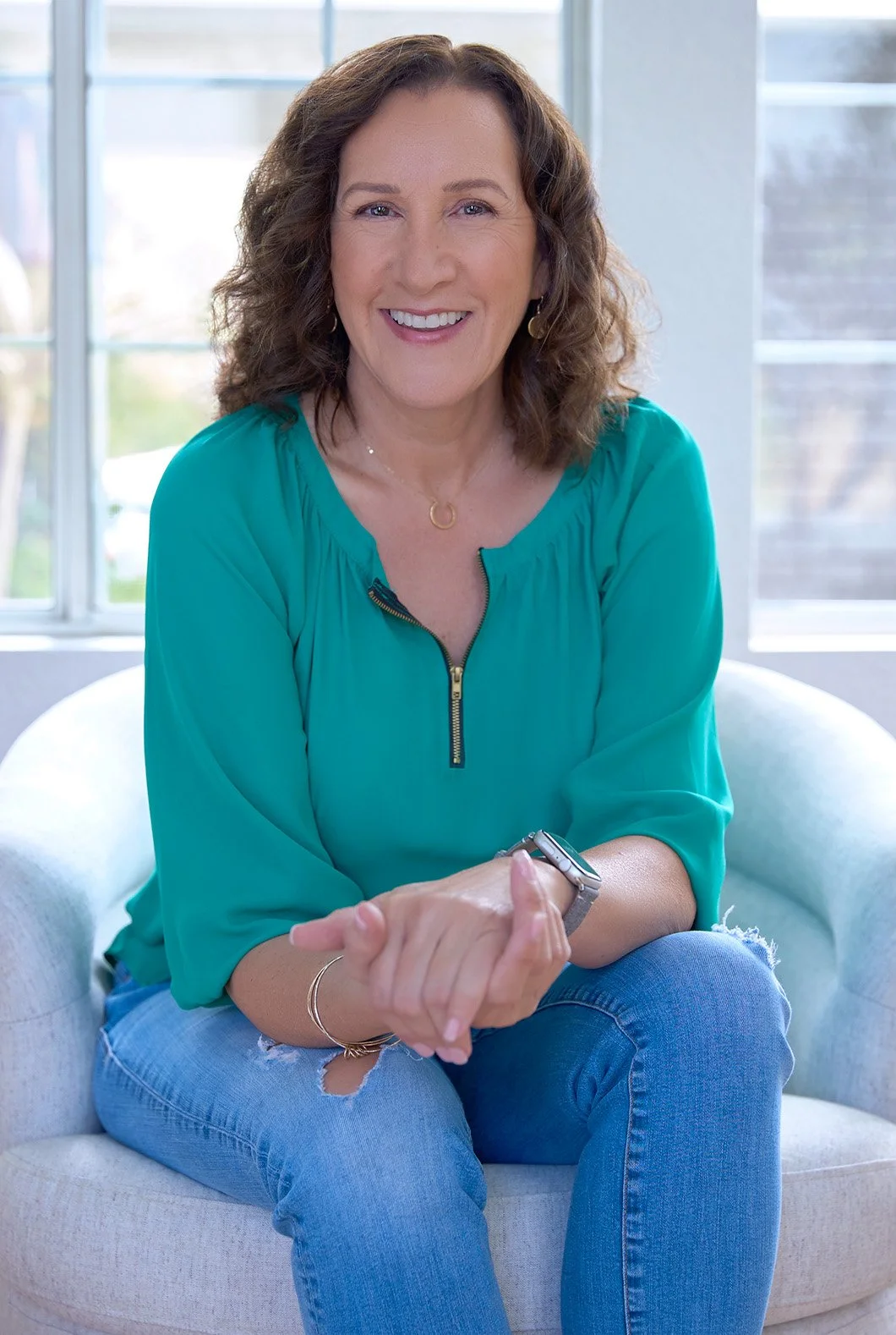 LisaGreenTopPortraitChair1060.jpg