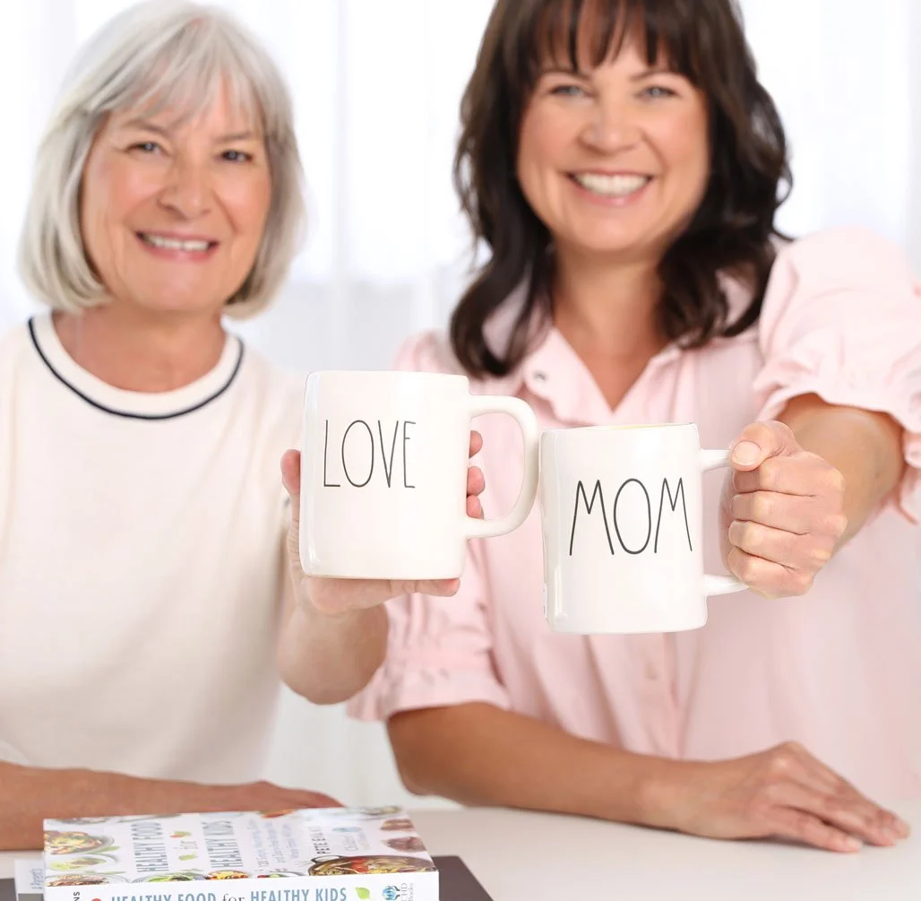 LoveMomMugsSmiles1500.jpg