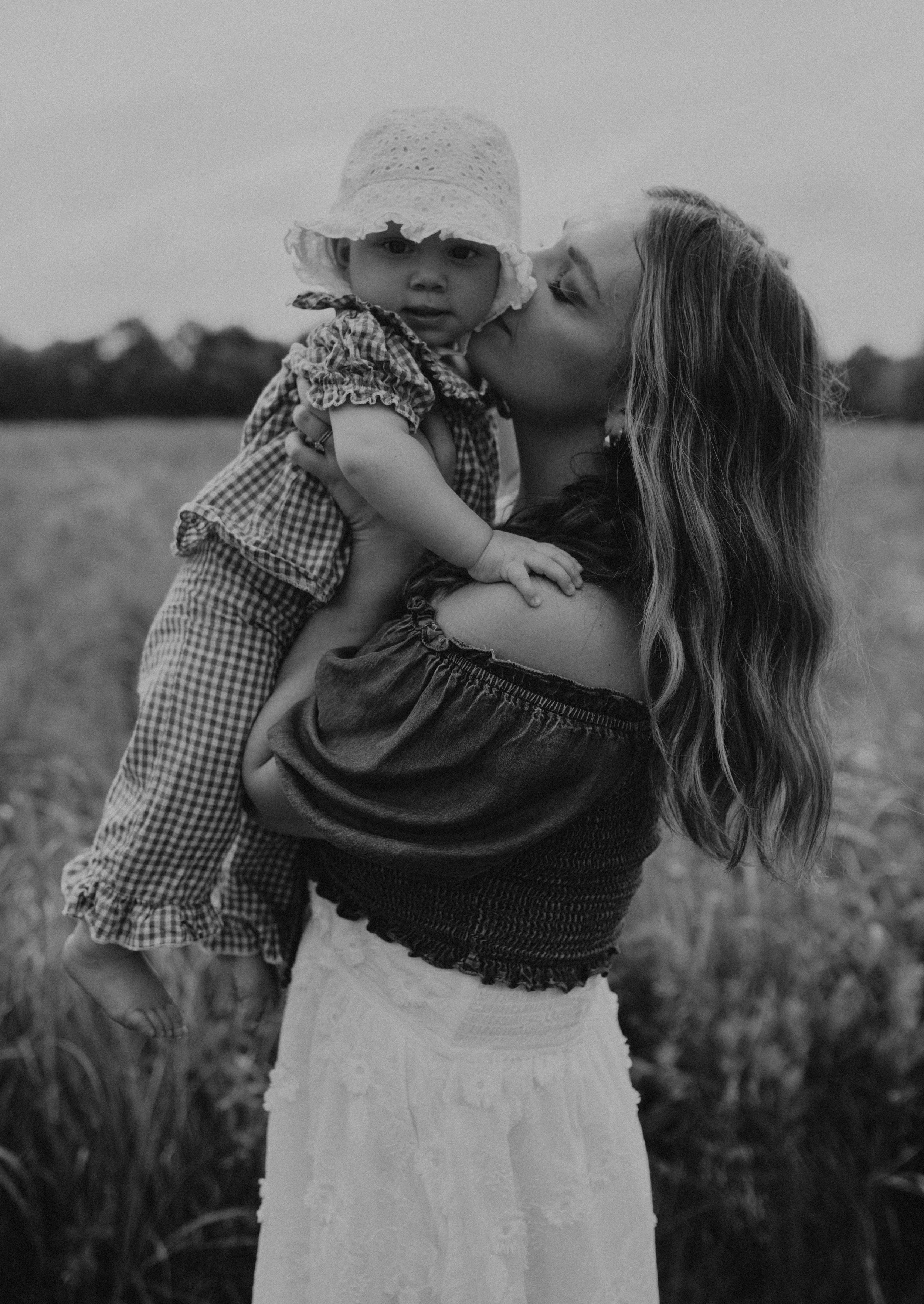 Missouri family photographer, Missouri candid family photographer, Missouri cinematic candid family photographer, Towne Park family photo shoot, Wentzville Missouri family photographer