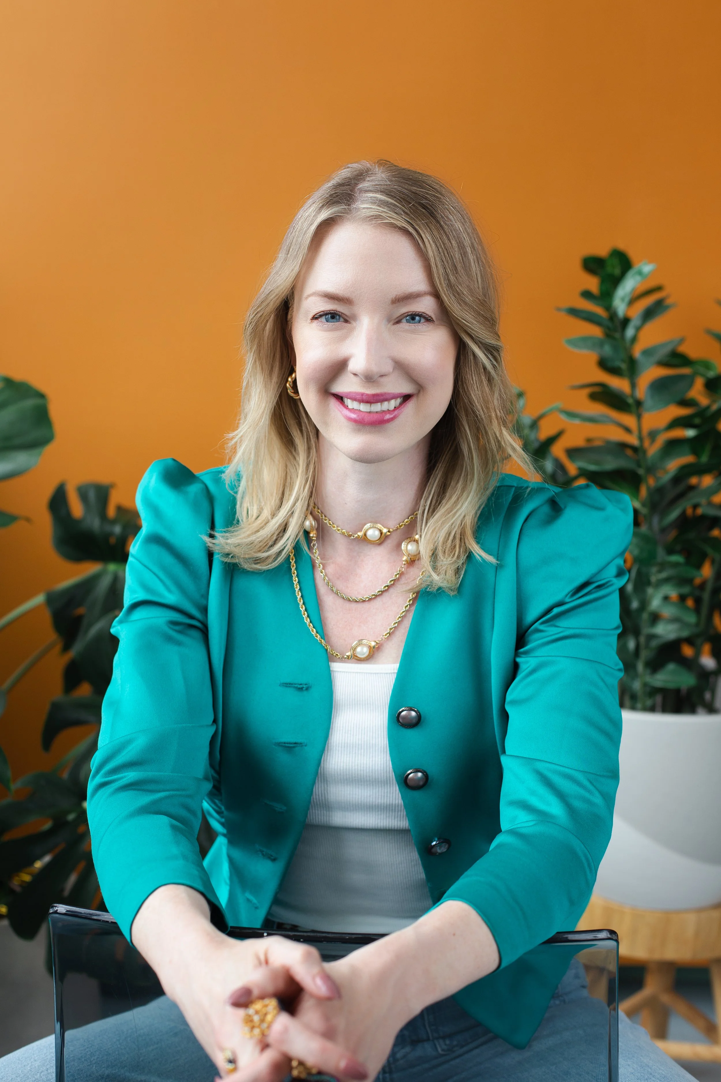 Licensed therapist providing burnout counseling in Illinois.