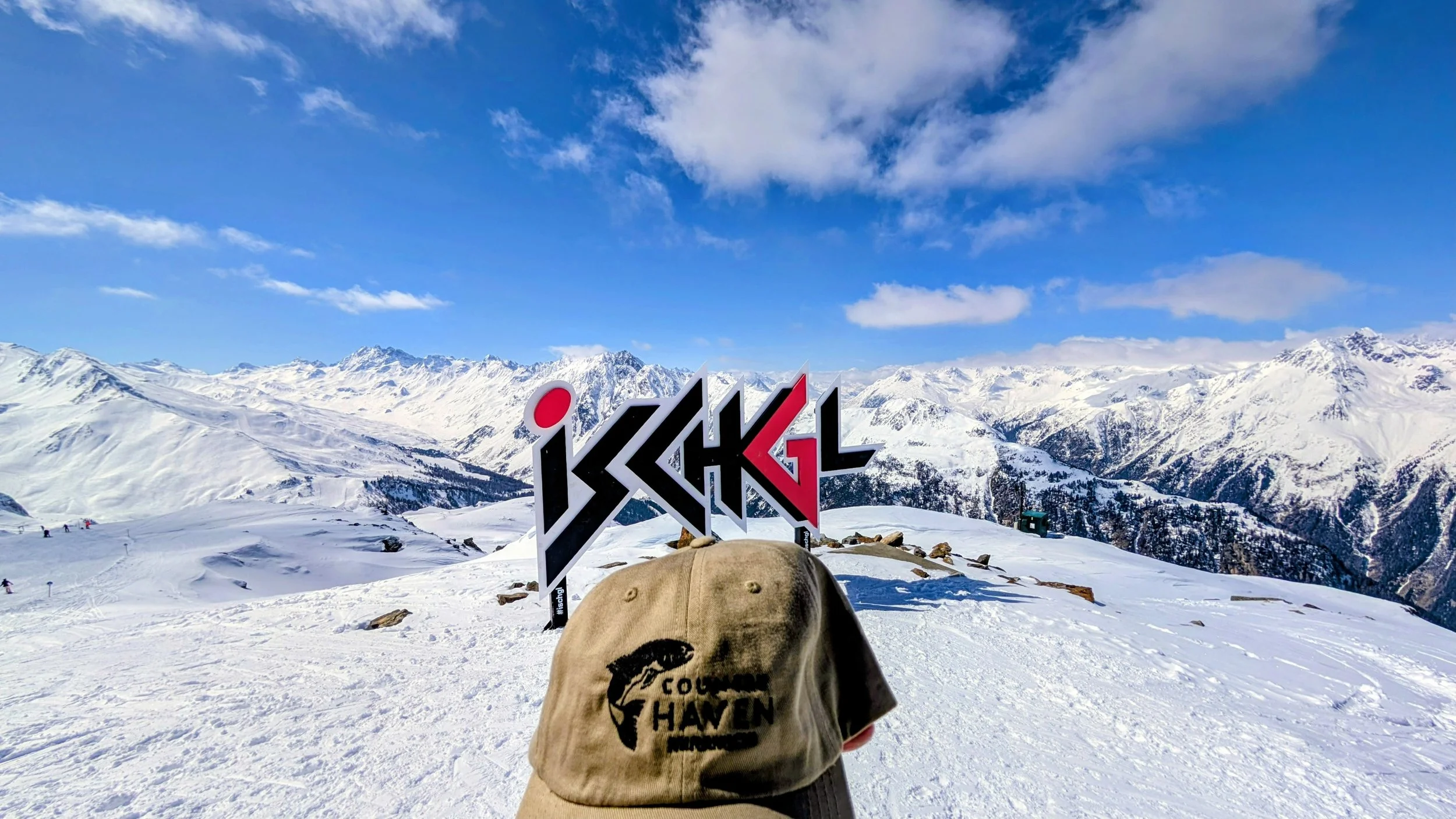 Hat is skiing in Ischgl, Austria