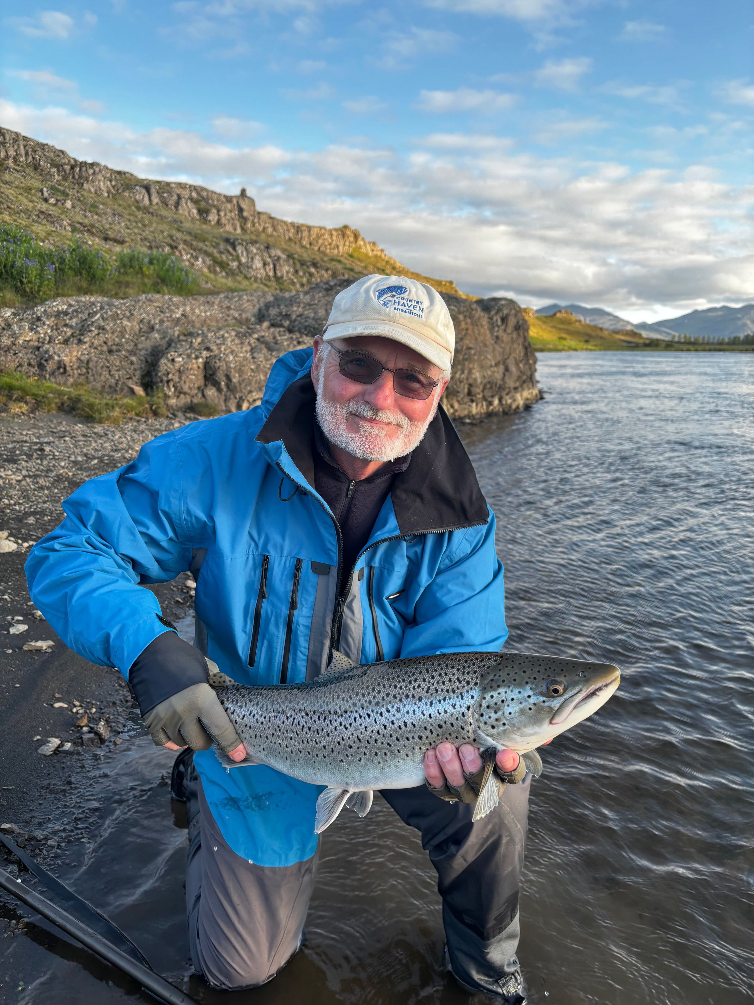 Hat with Richard, UK, fishing the Grimsa River, Iceland
