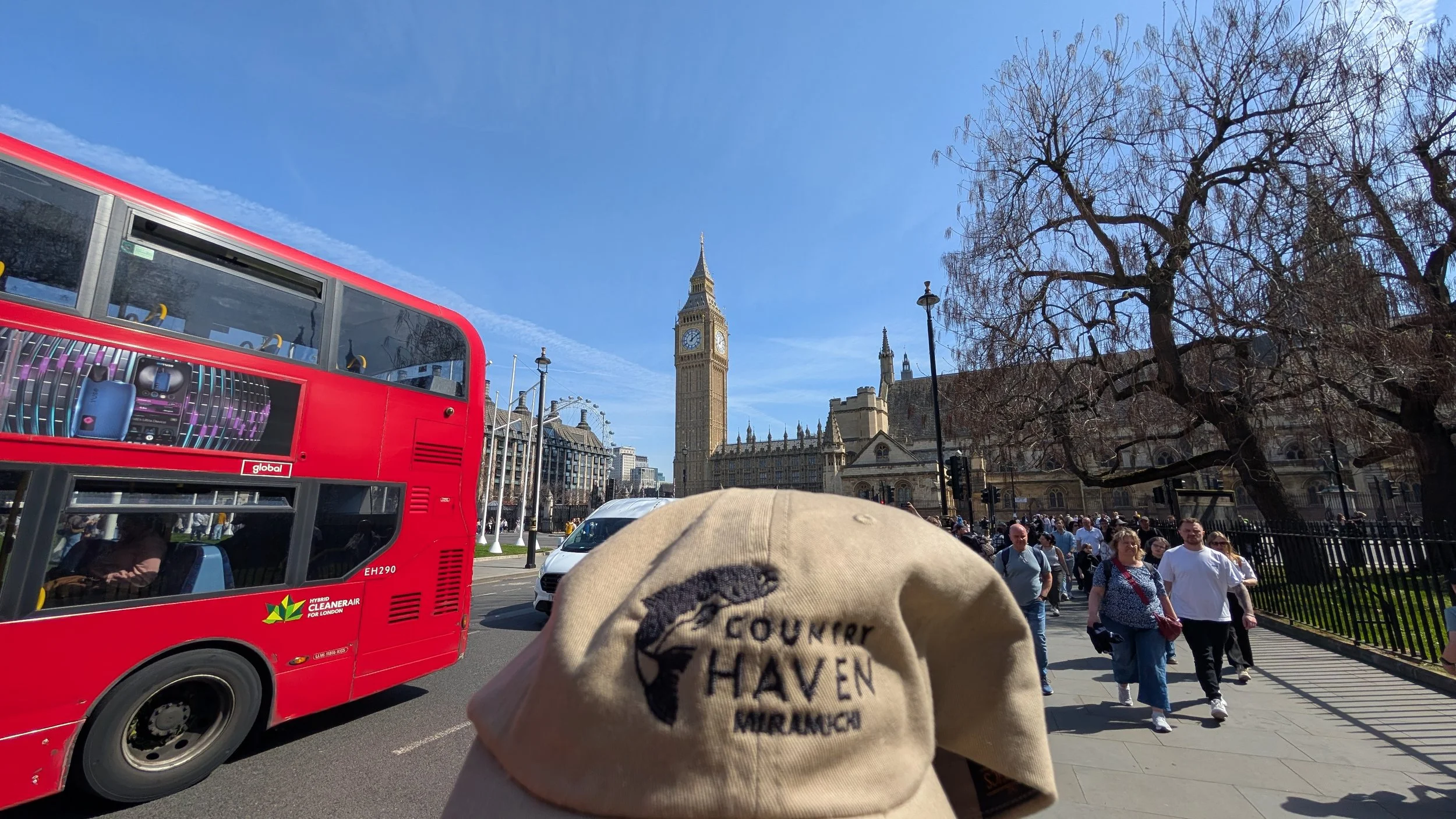 Hat loves London with Big Ben