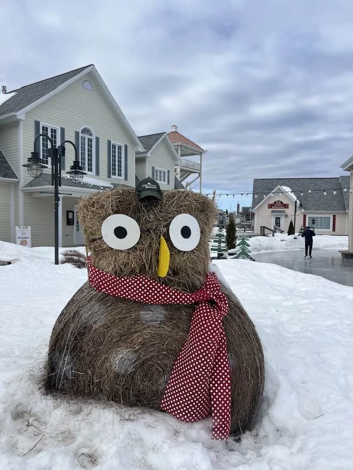 Hat in cold Bathurst, NB