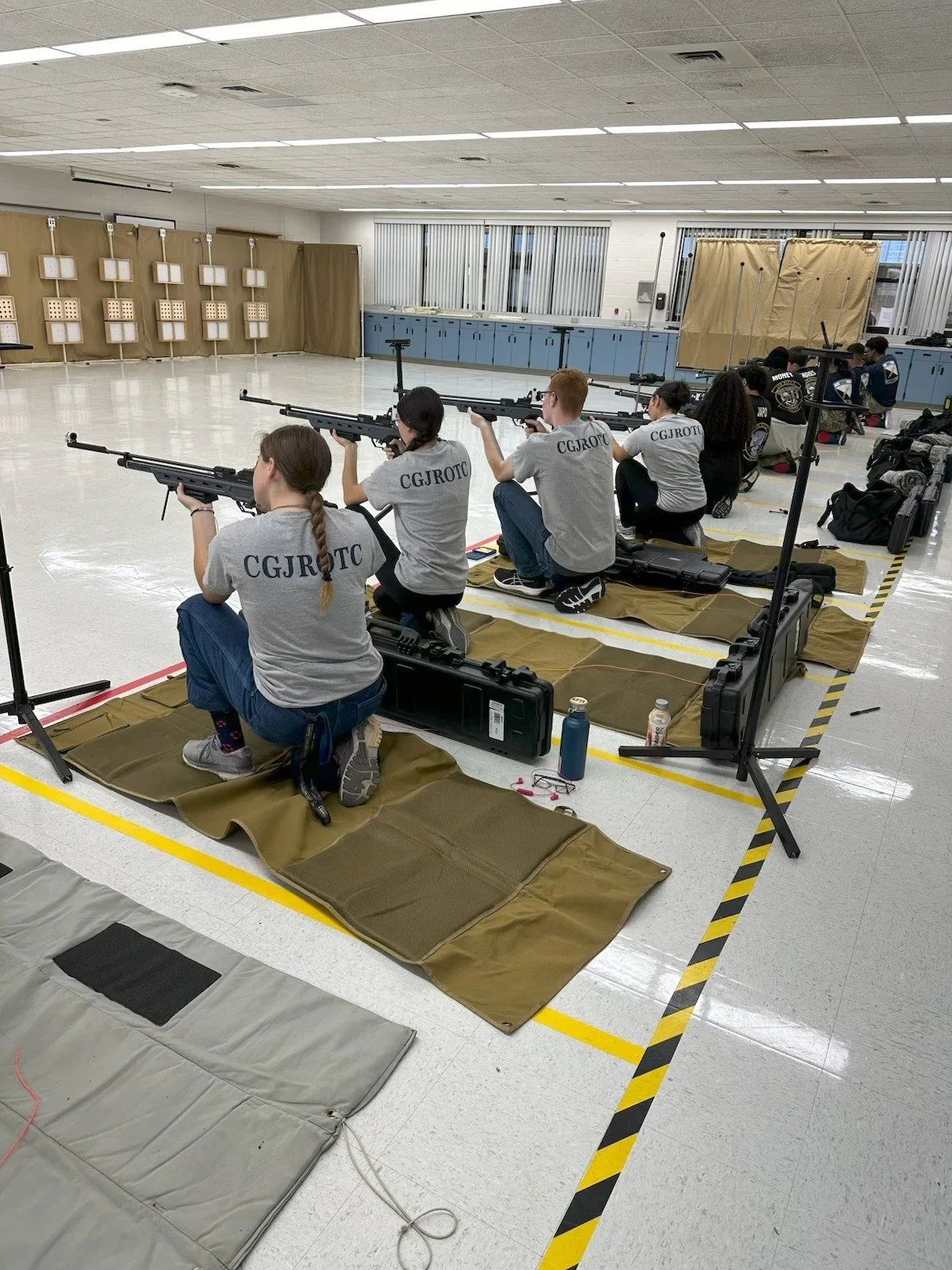 Kneeling at Southlake comp