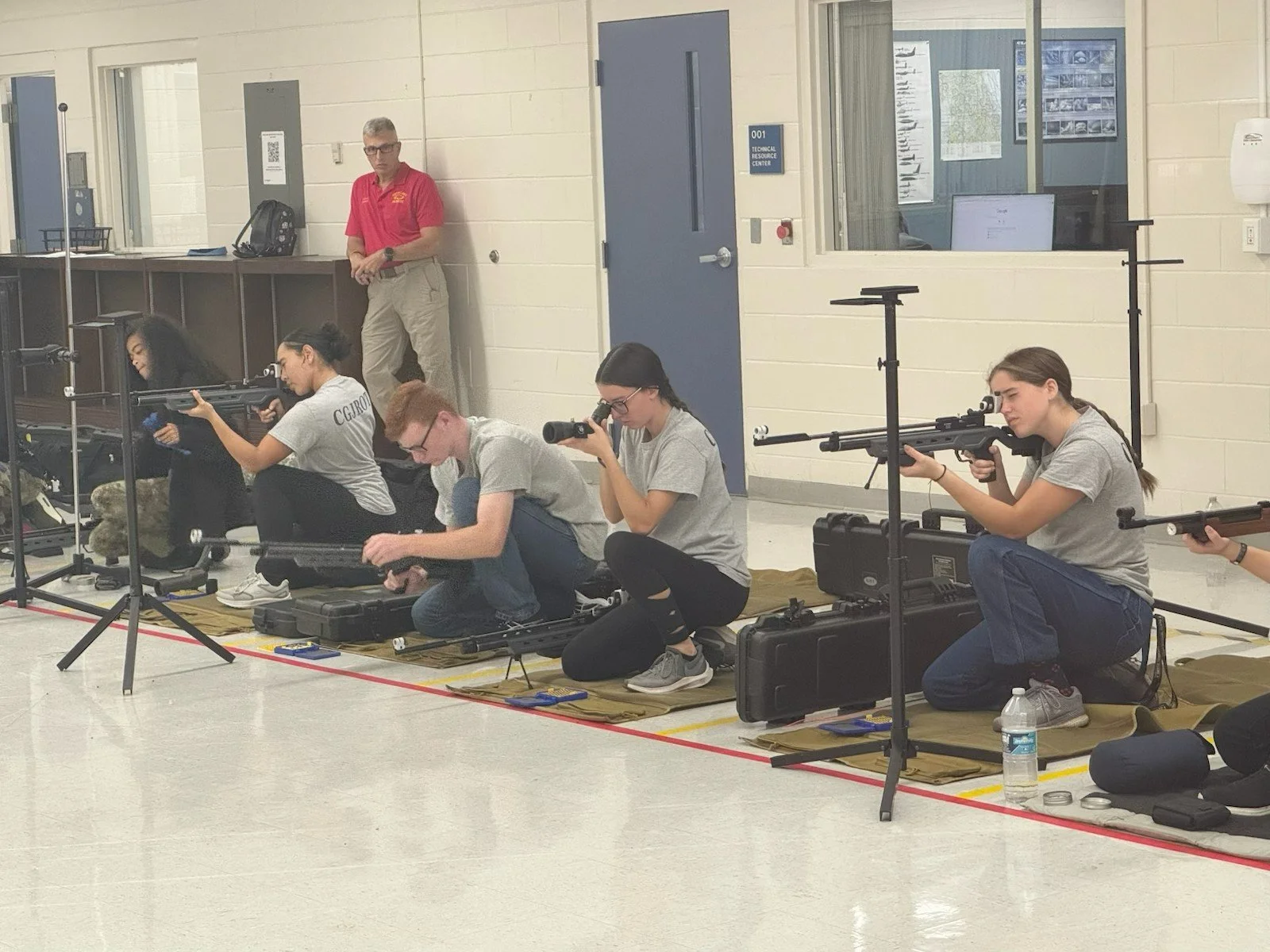 Kneeling at Southlake comp
