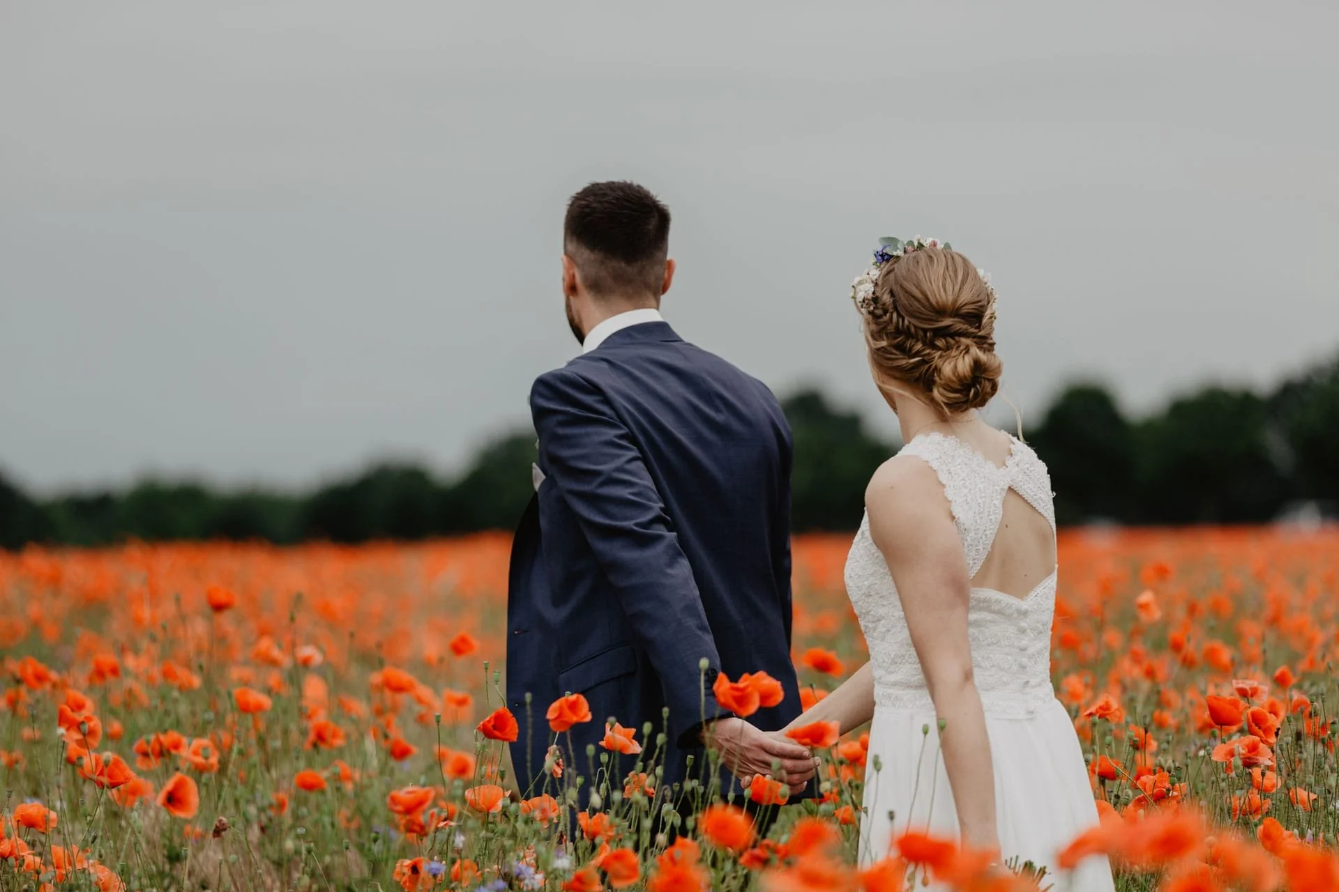 Standesamt-Biesenthal-Hochzeit-Brautpaar-Mohnfeld-Fotos-min.jpg