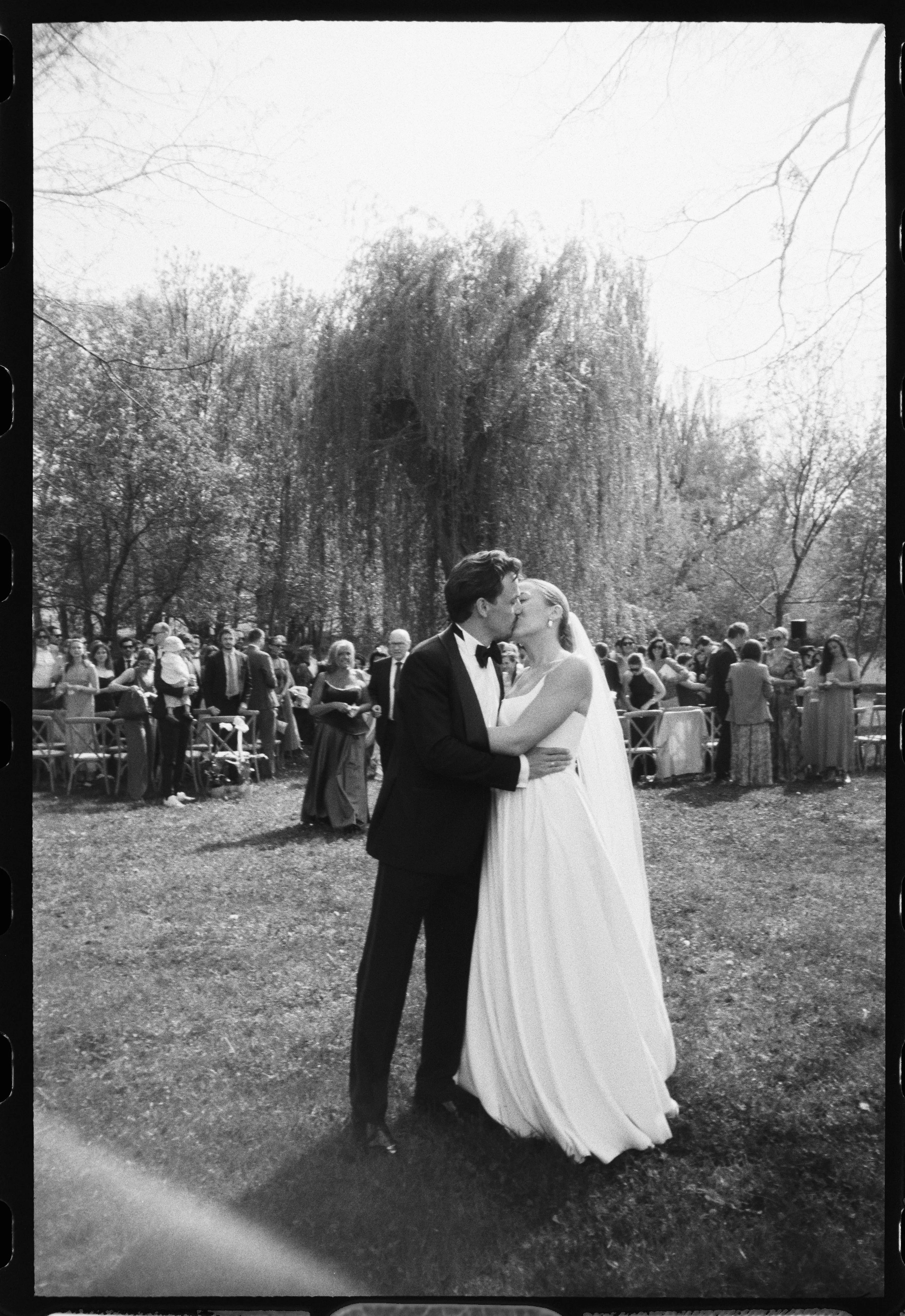 0025R1-02485-0024_www.jessandsebastian.com.jpg