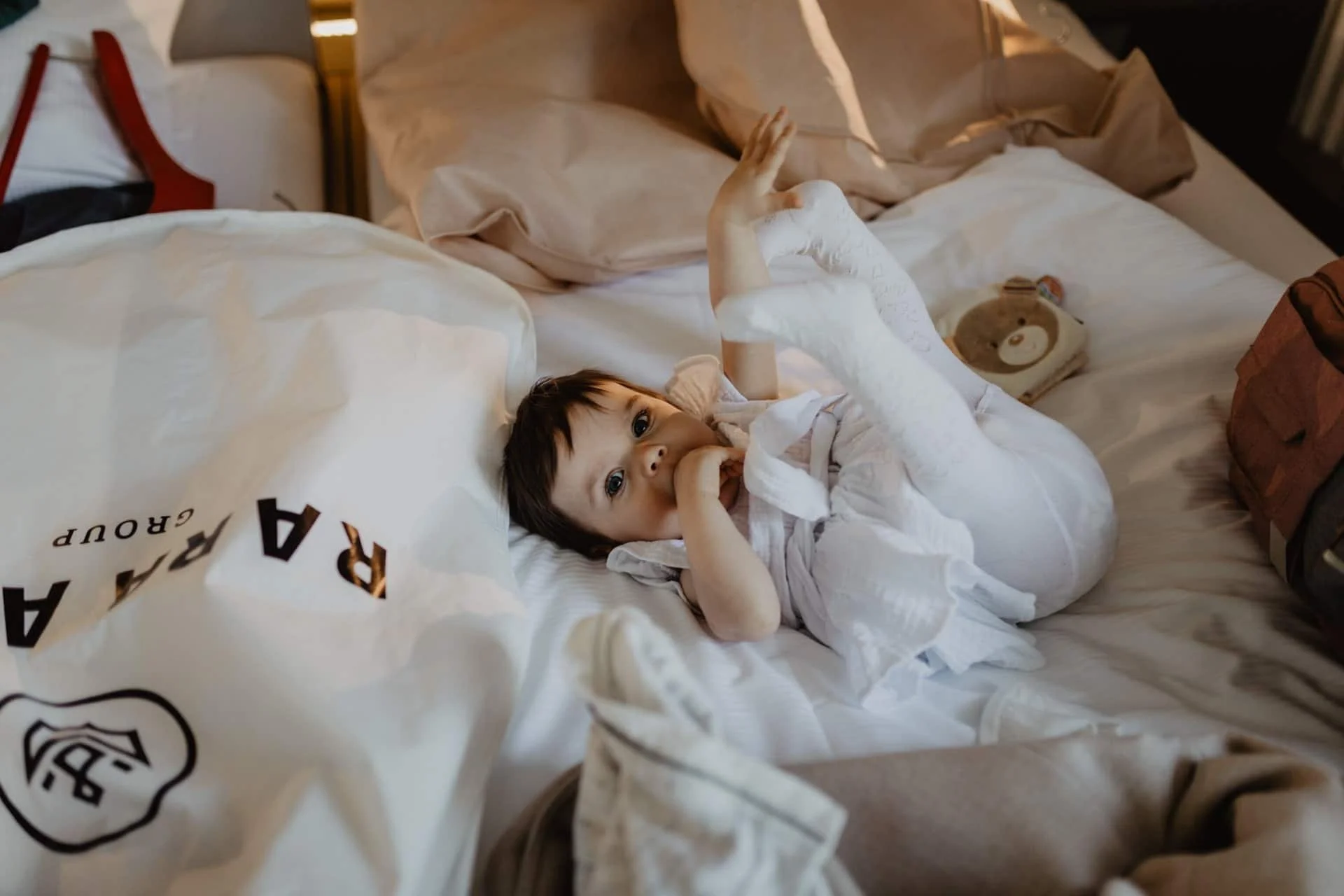 Baby-bei-Getting-Ready-Hochzeit-Villa-Blumenfisch-berlin-wannsee.jpg