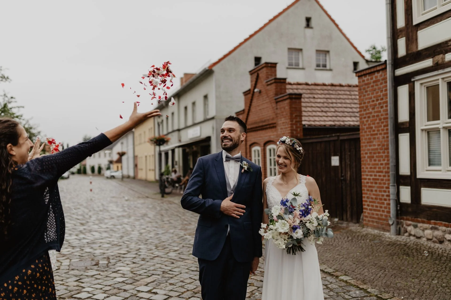 Standesamt-Biesenthal-standesamtlich-heiraten-Hochzeitsfotograf-min-1.jpg