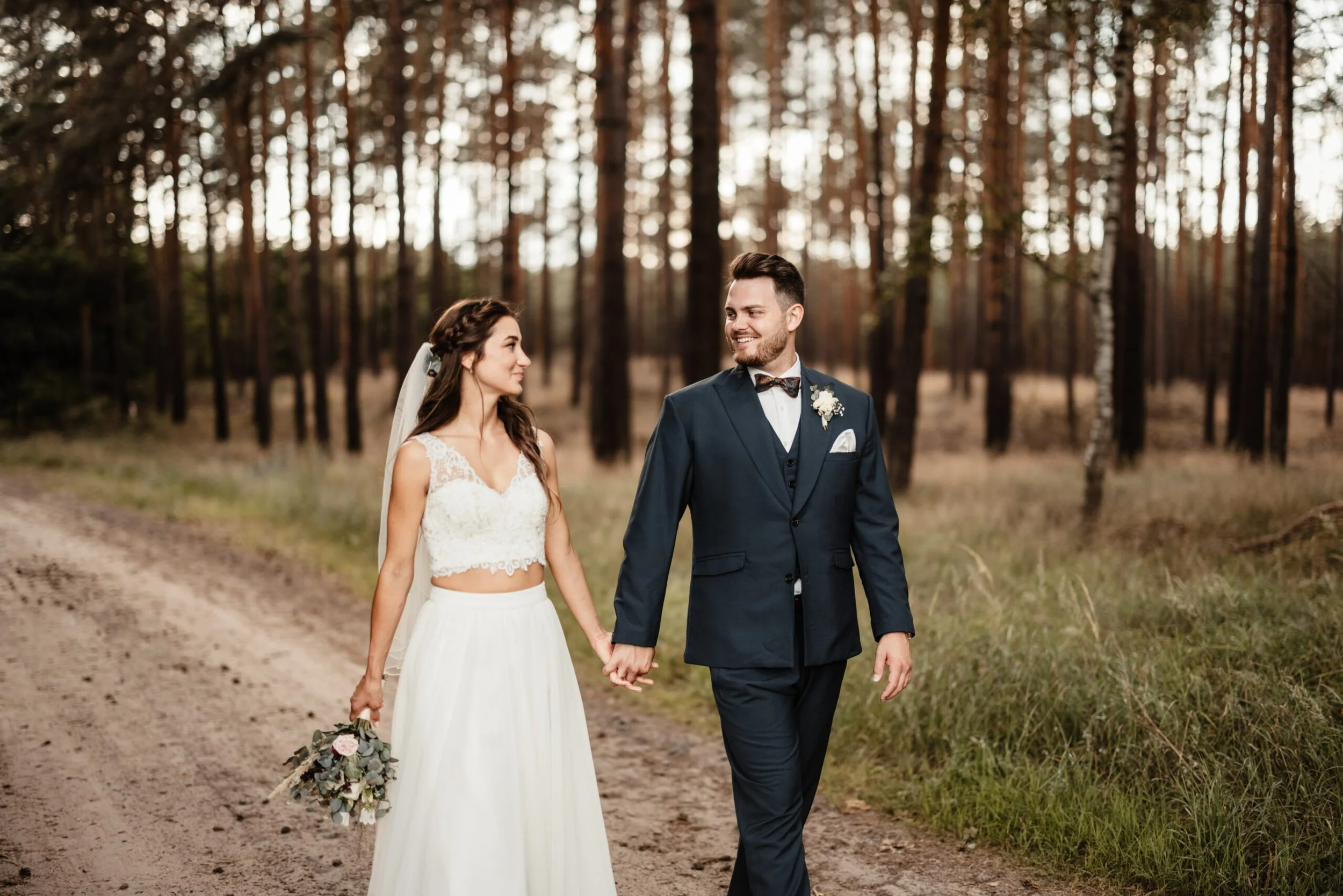 haus-am-bauernsee-hochzeit-paarfotos-scaled.jpg