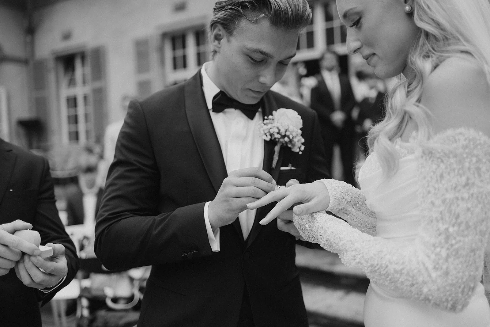 Ringtausch bei Trauung bei einer Hochzeit in Potsdam