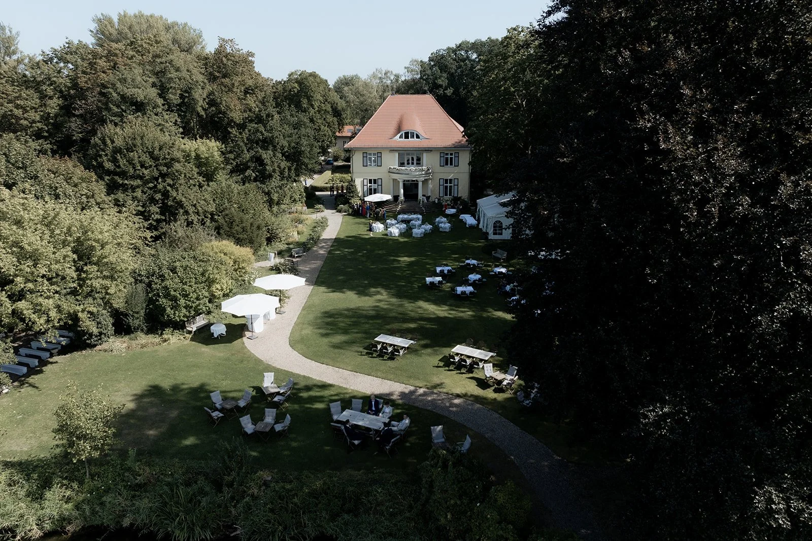 Drohnenaufnahme Gut Schloss Golm Hochzeit in Potsdam