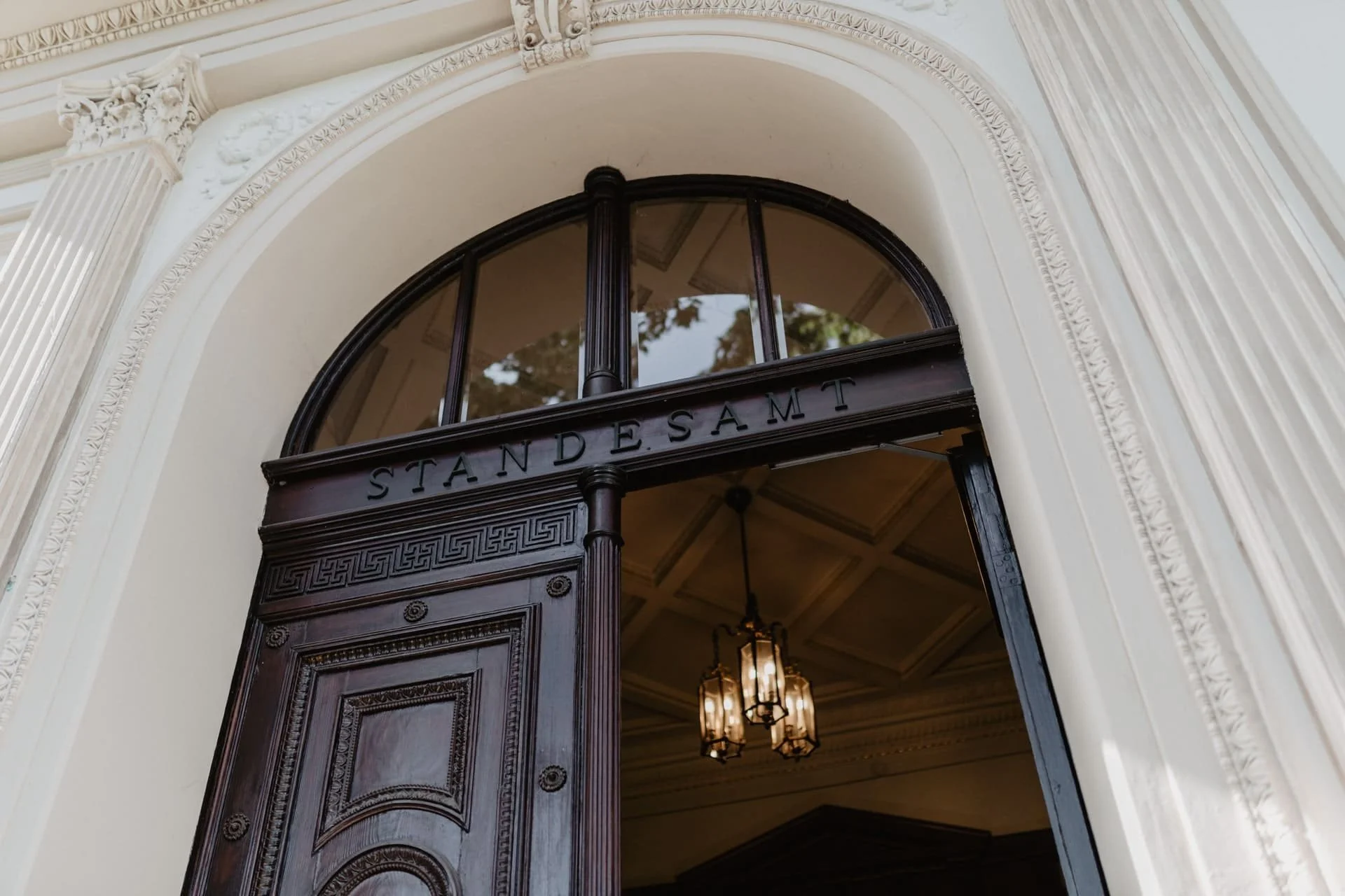 trauung-villa-kogge-standesamt-charlottenburg-heiraten-berlin-hochzeitsfotograf.jpg