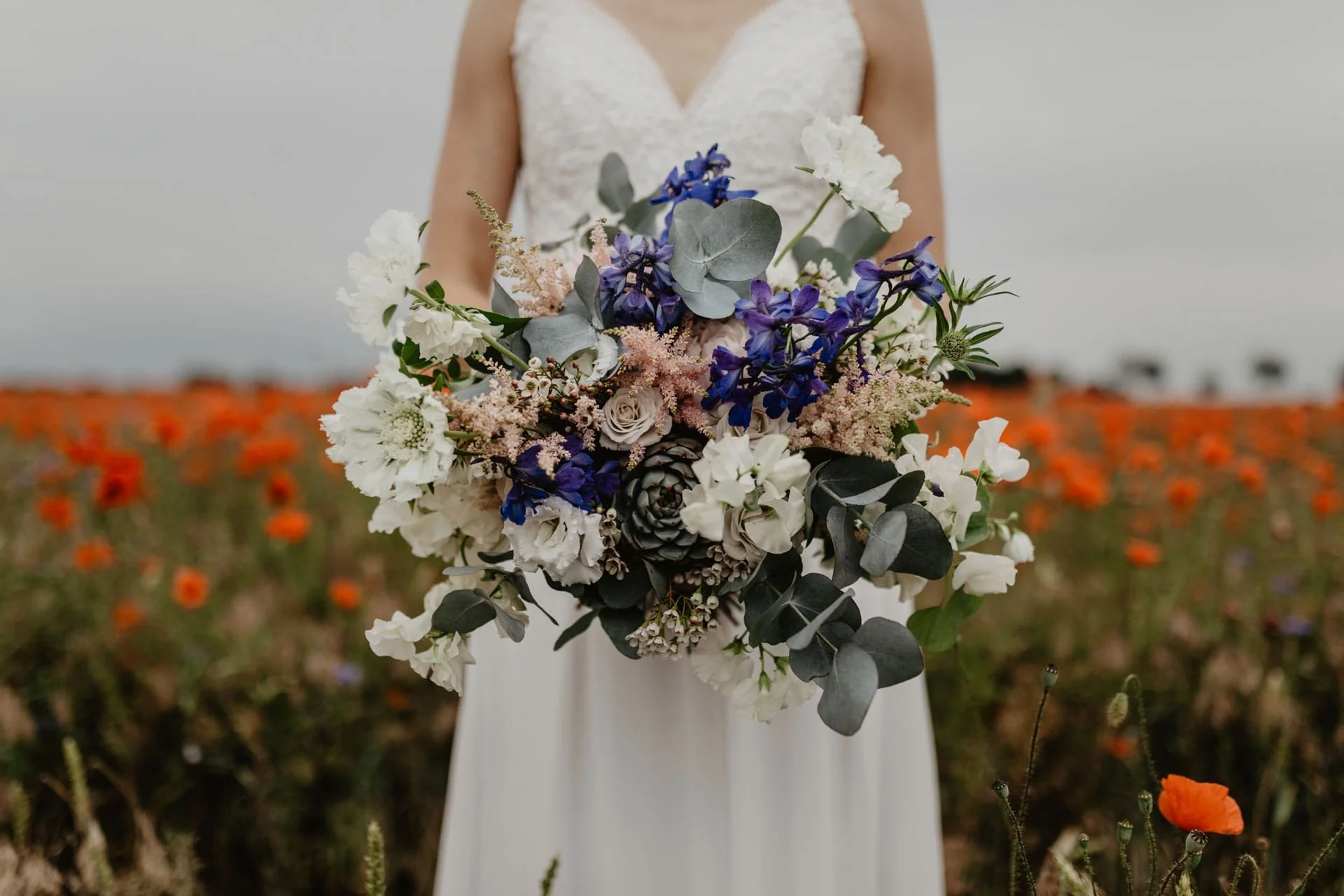 Brautstrauss-Standesamt-Biesenthal-Hochzeit-Hochzeitsfotograf-Berlin-min.jpg