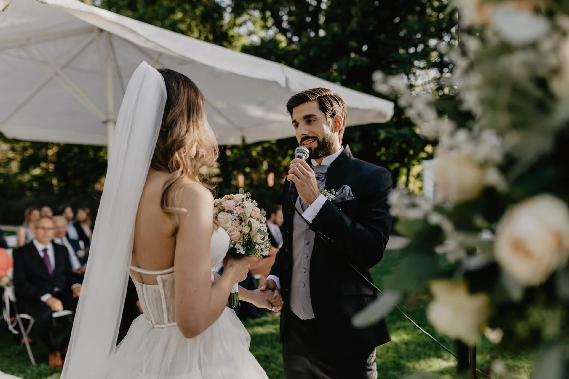 trauung-am-see-berlin-wannsee-hochzeit-villa-blumenfisch-hochzeitsfotograf.jpg