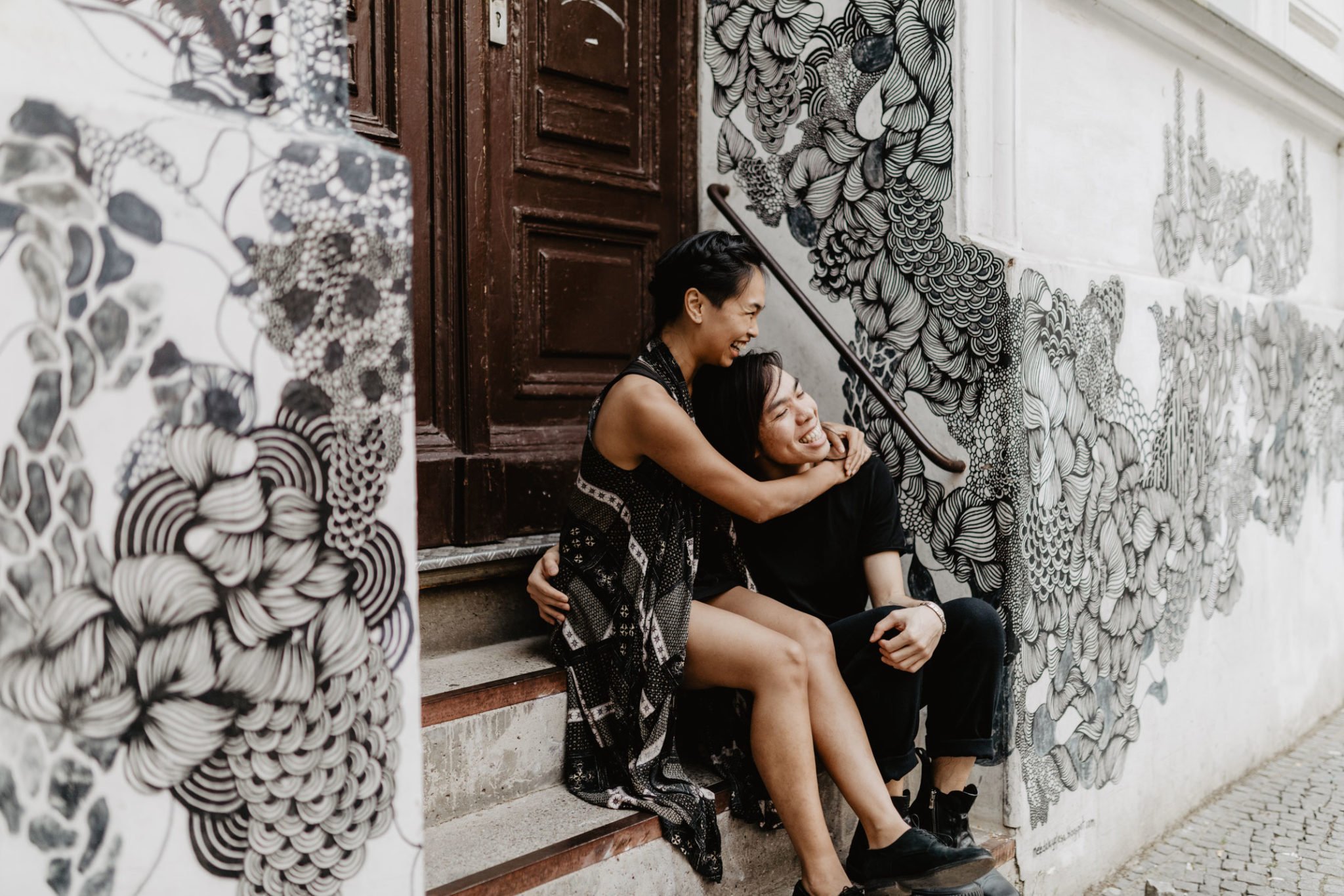paarfotos-berlin-urbanes-fotoshooting-streetstyle-neukölln-kreuzberg-paar-fotoshooting-fotograf-meledelayglesia-2048x1366.jpg