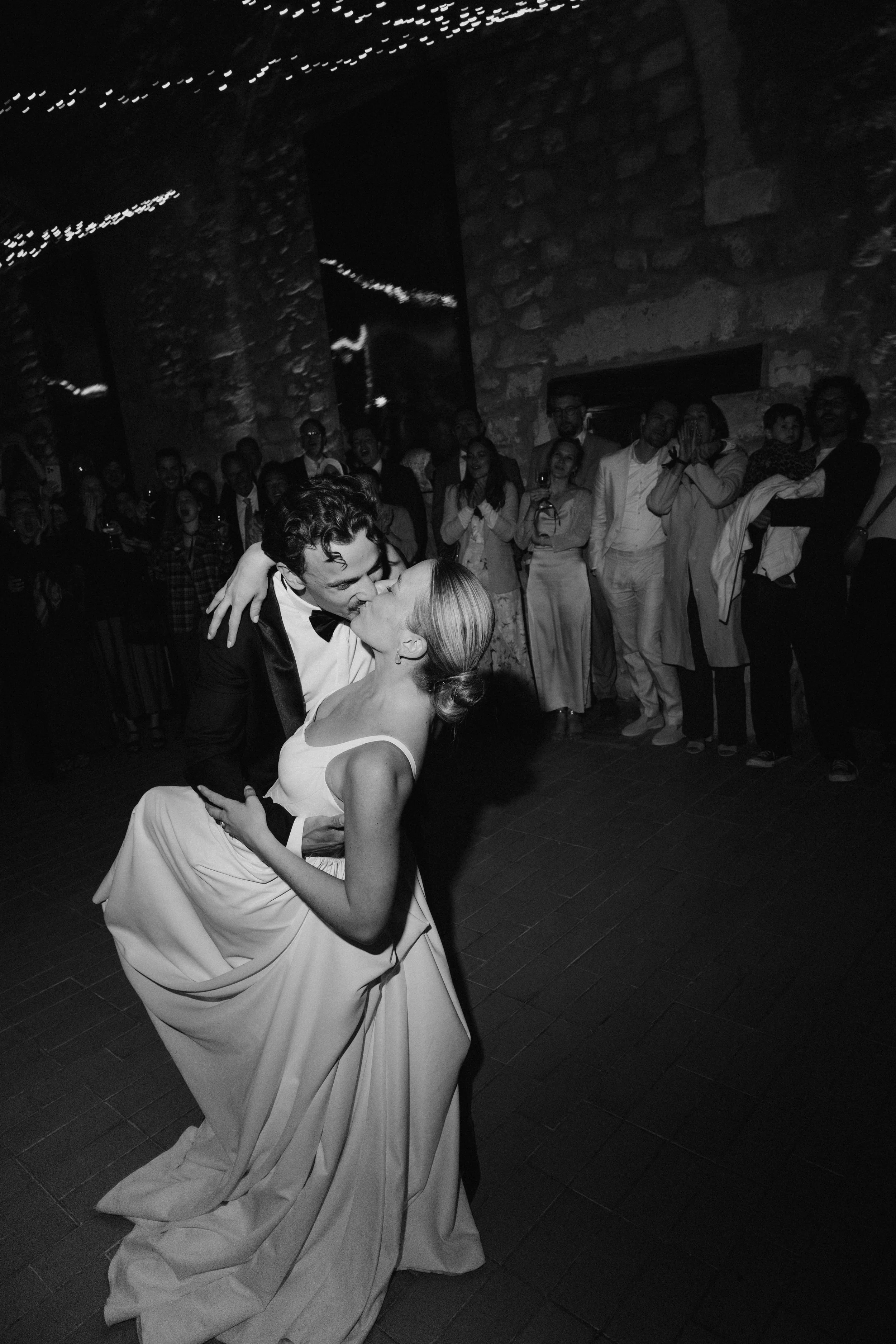Hochzeitsfoto von Brautpaar bei ihrem Hochzeitstanz