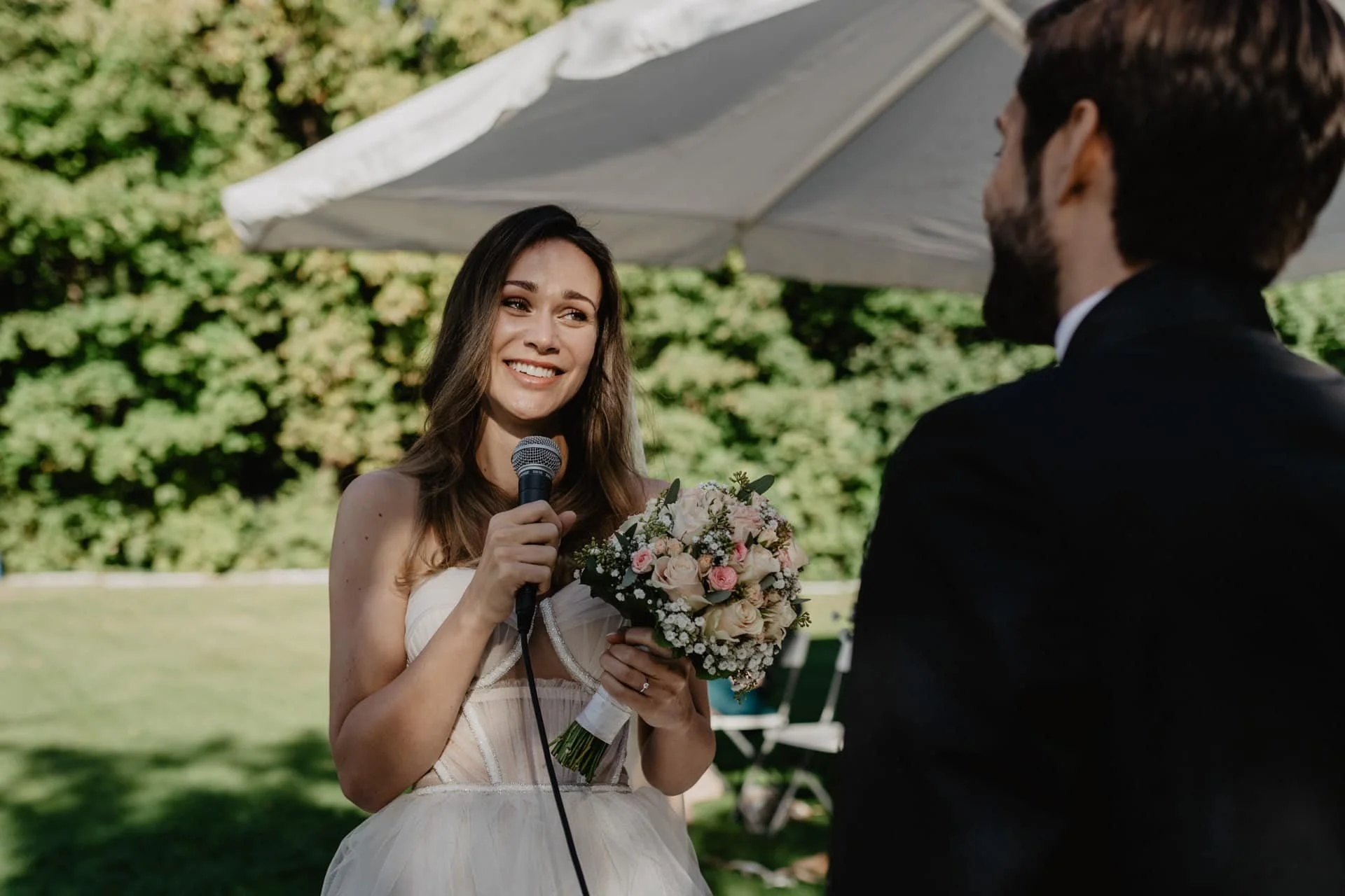 Villa-Blumenfisch_heiraten-berlin-Wannsee-Trauung-am-See-Hochzeitsfotograf.jpg