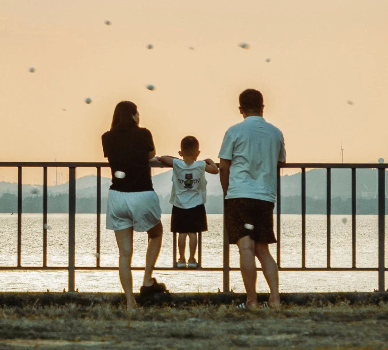 Familie am Strand – Familienberatung und Patchwork-Coaching in Heidelberg