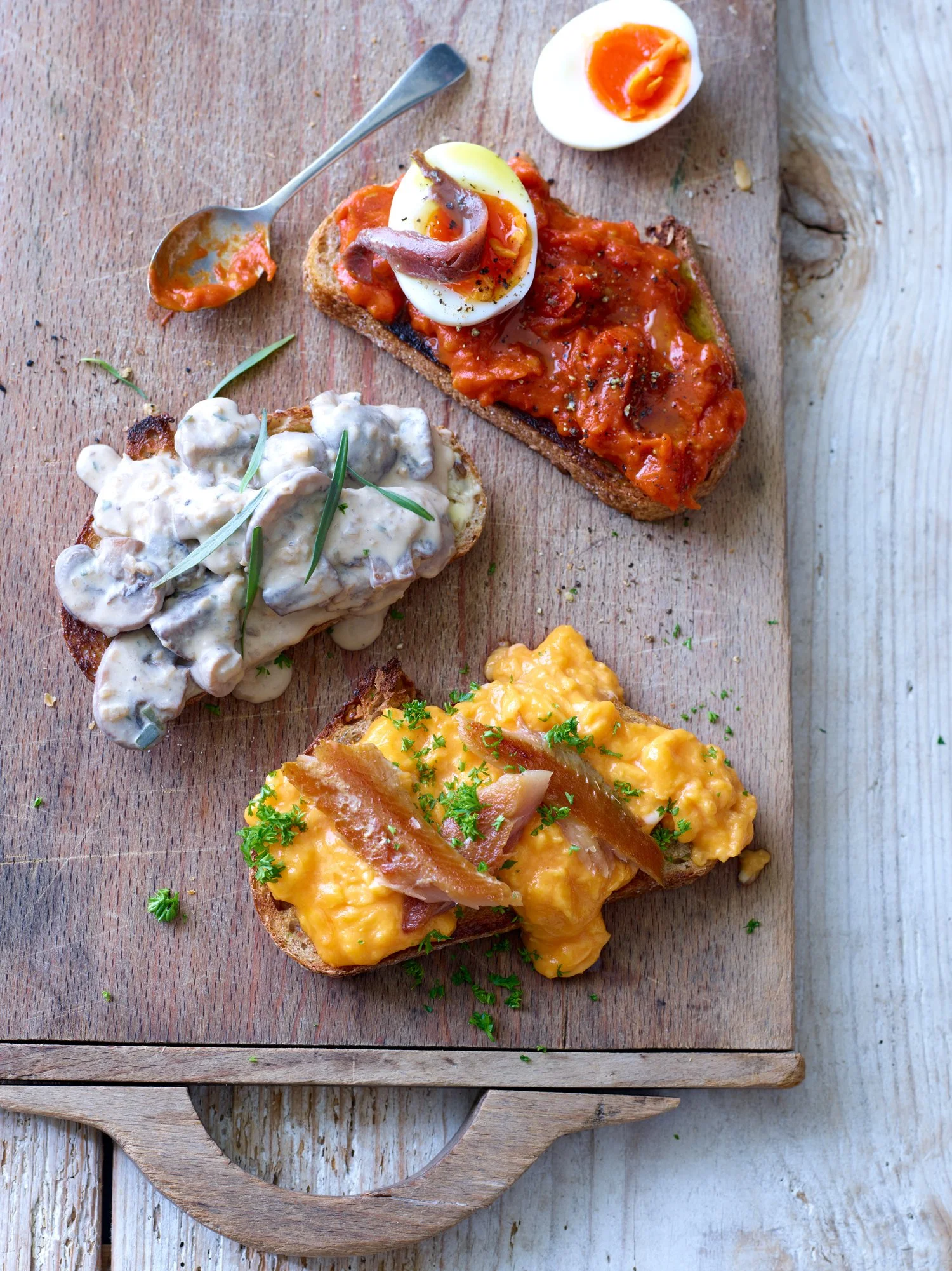 mushroom-and-tarragon-jammy-tomatoes,-kippered-eggs-2.jpg