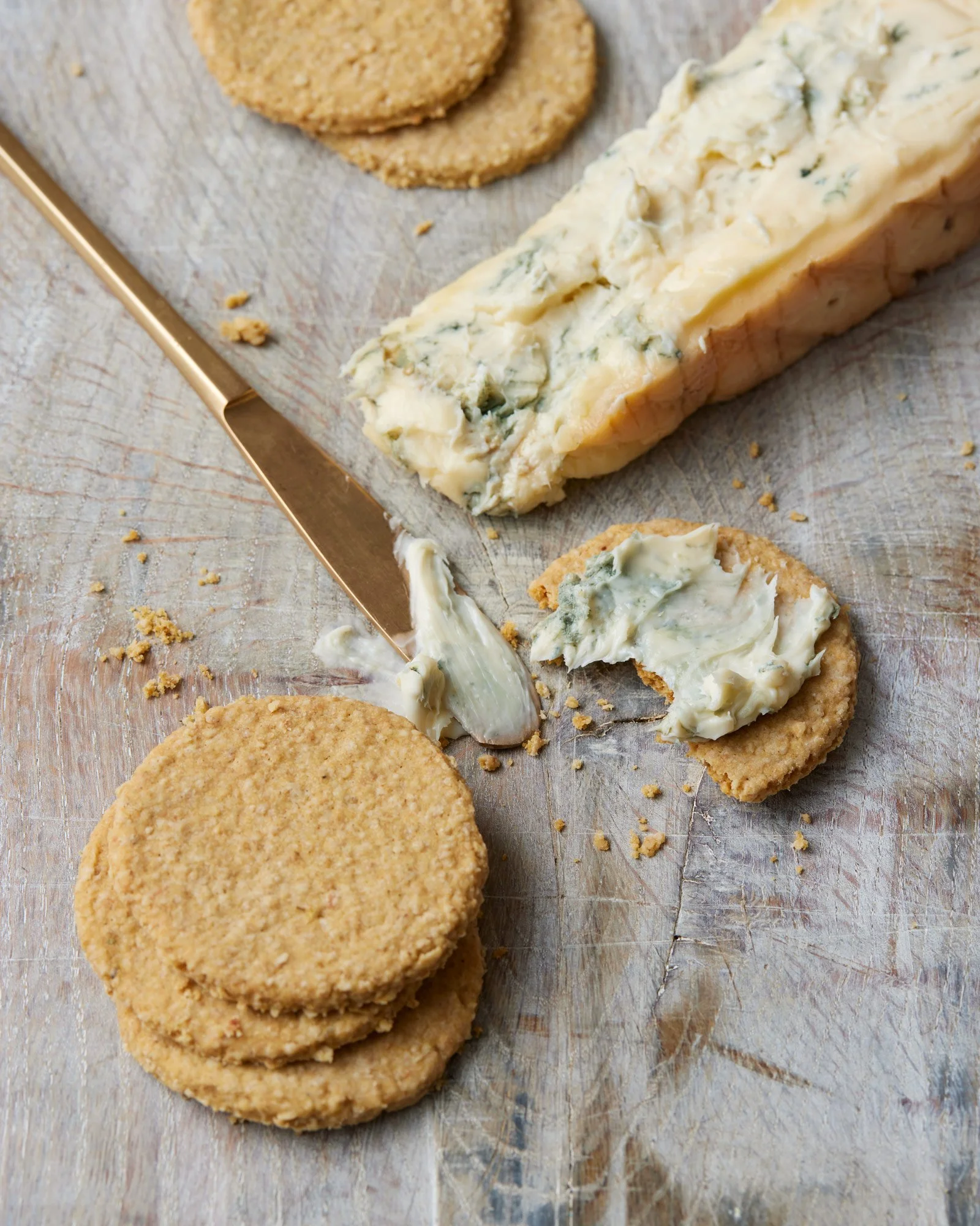 creamy blue cheese with home made oak cakes for a cook book