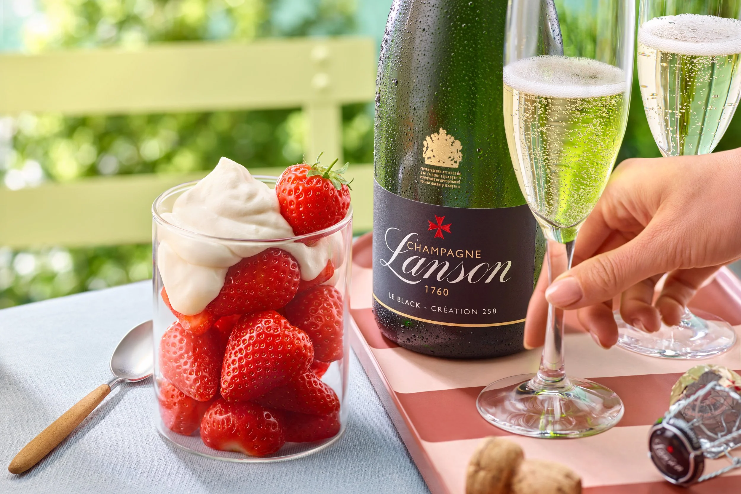 Strawberries-&-Cream-with-champagne.jpg