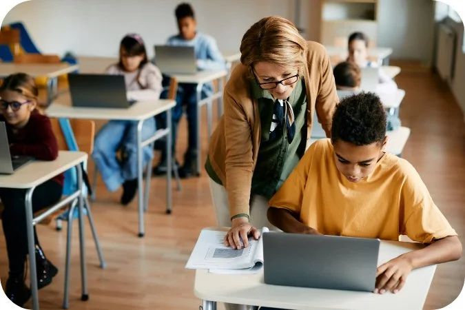 teacher-helping-student