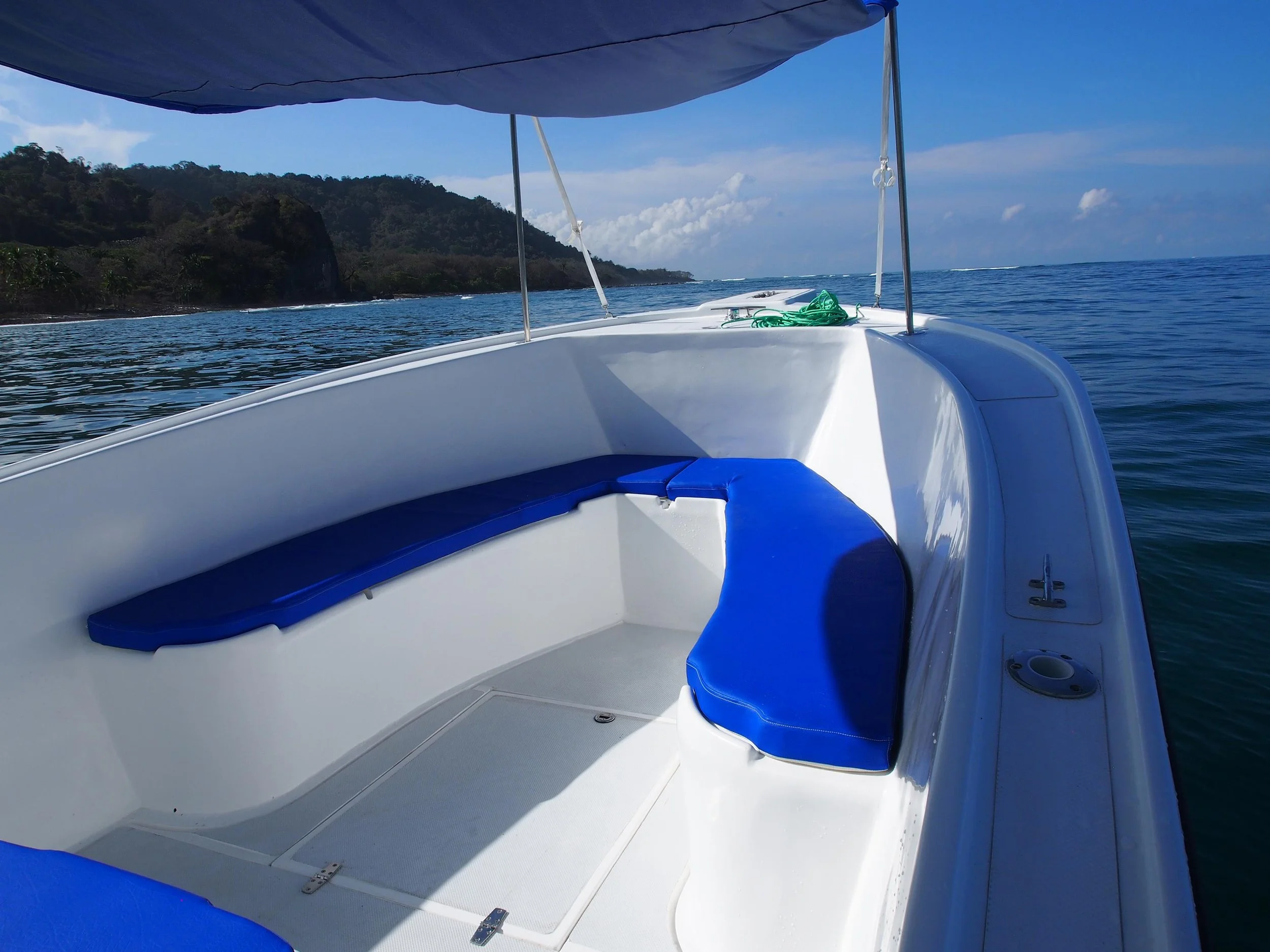 Private fishing charter boat seating in Mal País Costa Rica