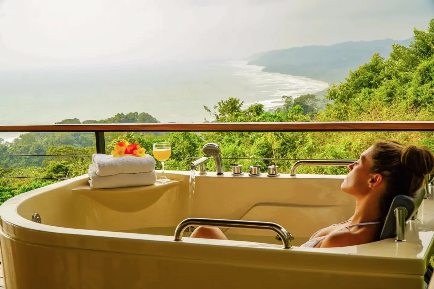 honeymoon-airbnb-mal-pais.jpg