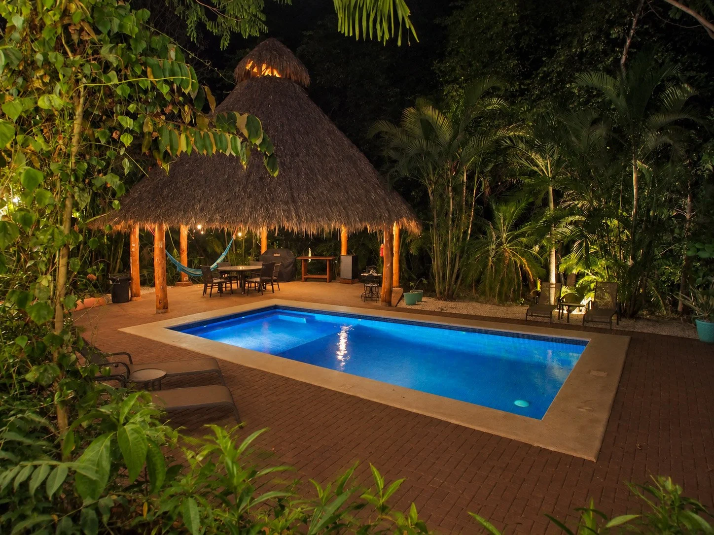 Nigh time pool view