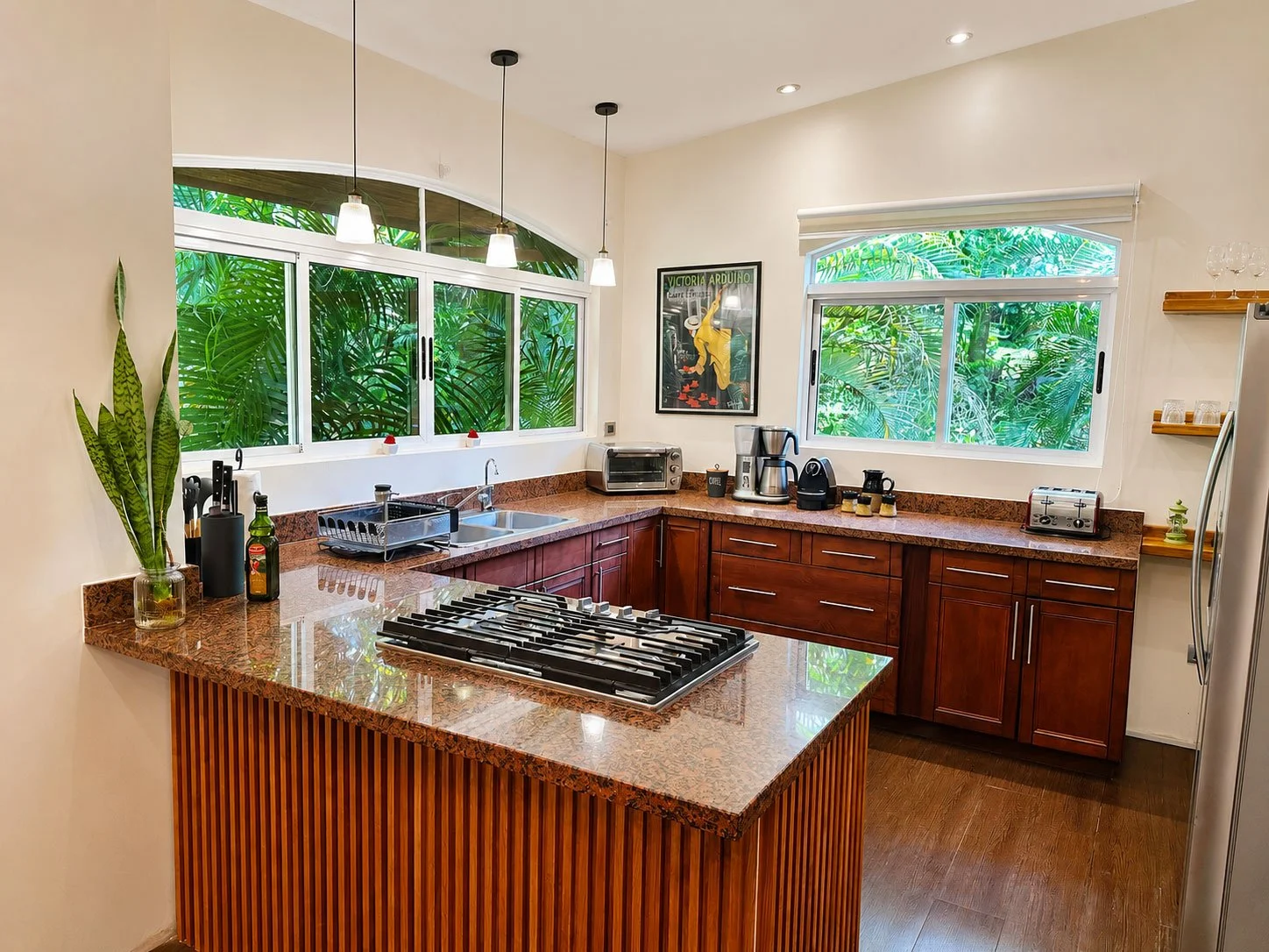 Fully fitted kitchen