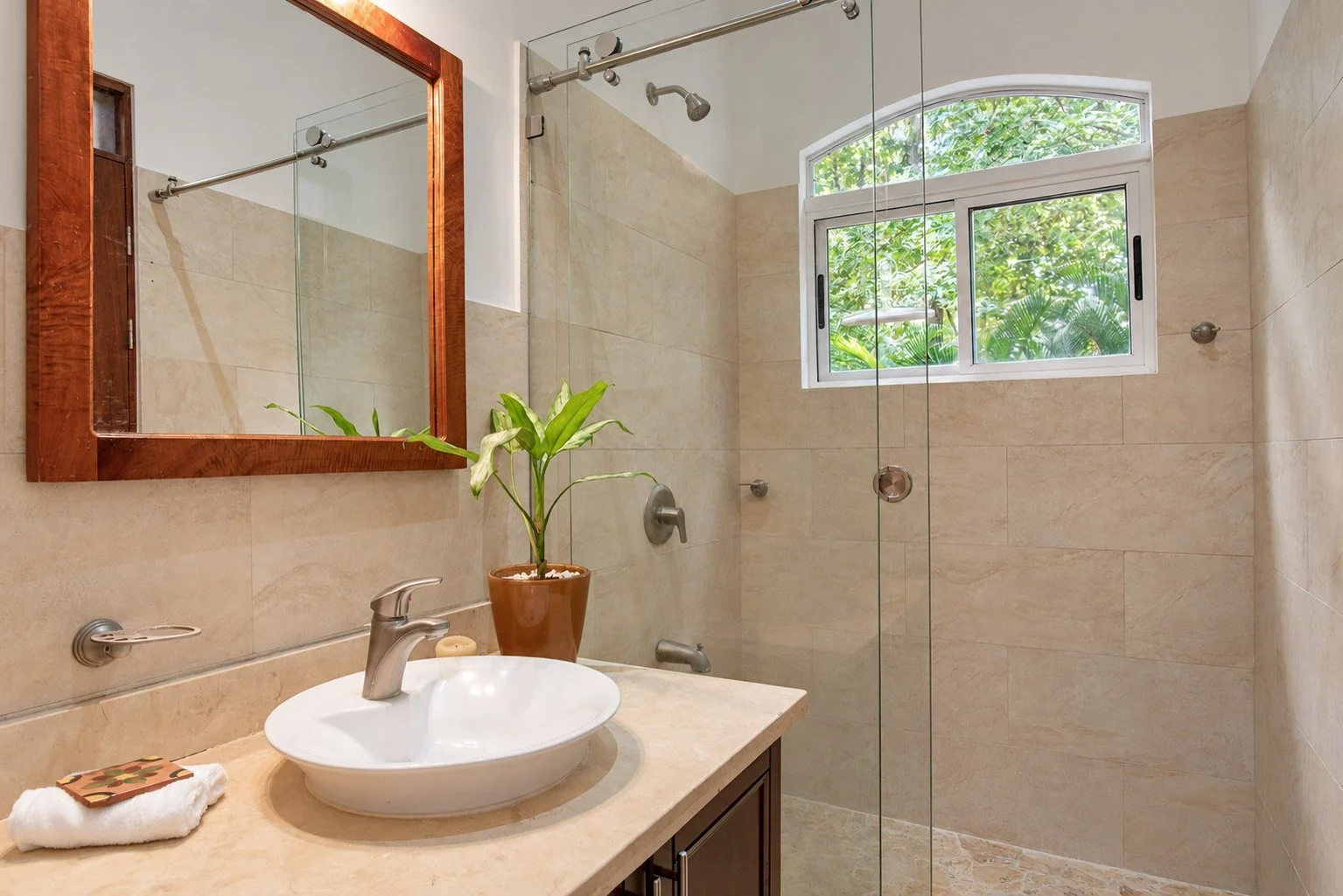 Master bedroom bathroom